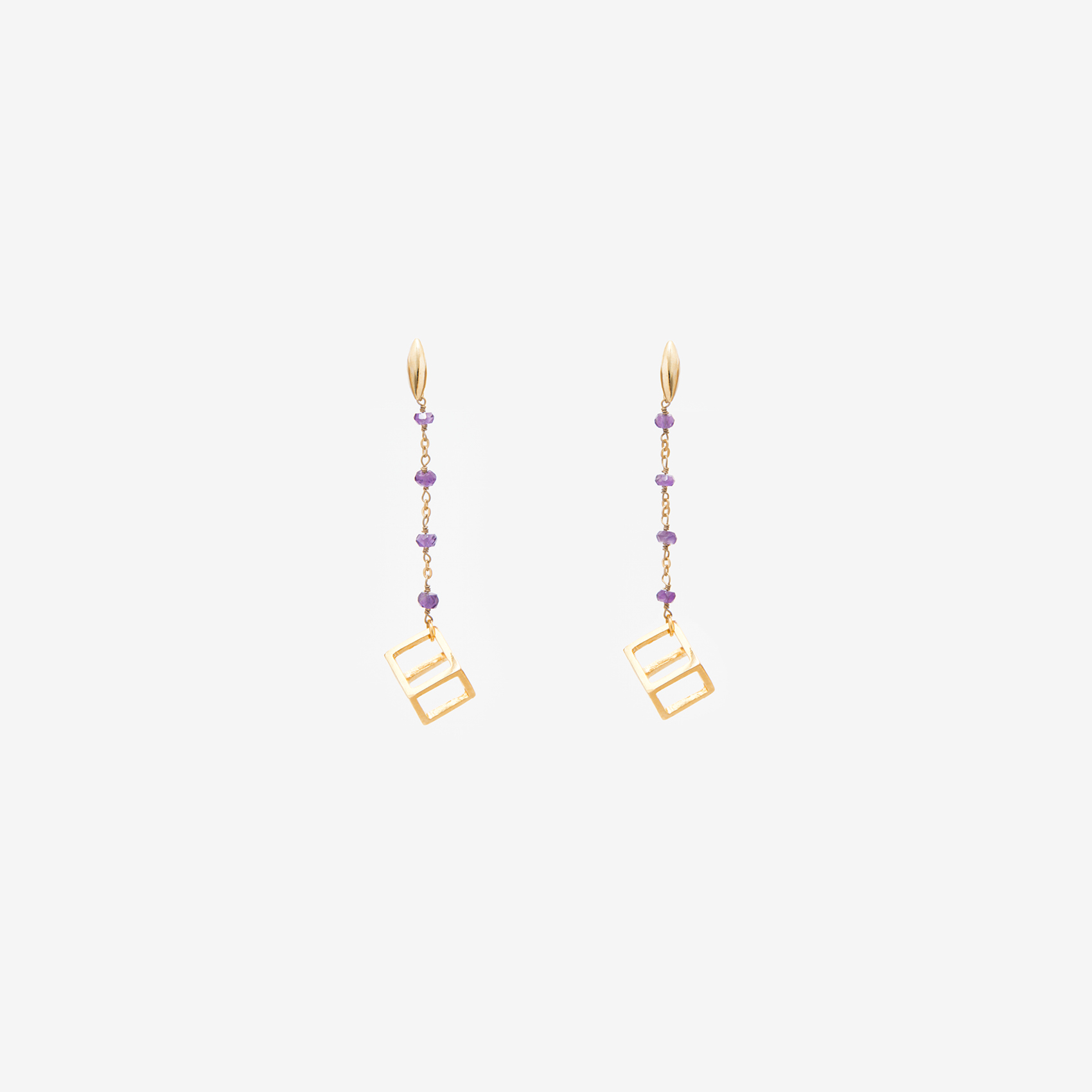 small dangling cube with amethyst chain/gold