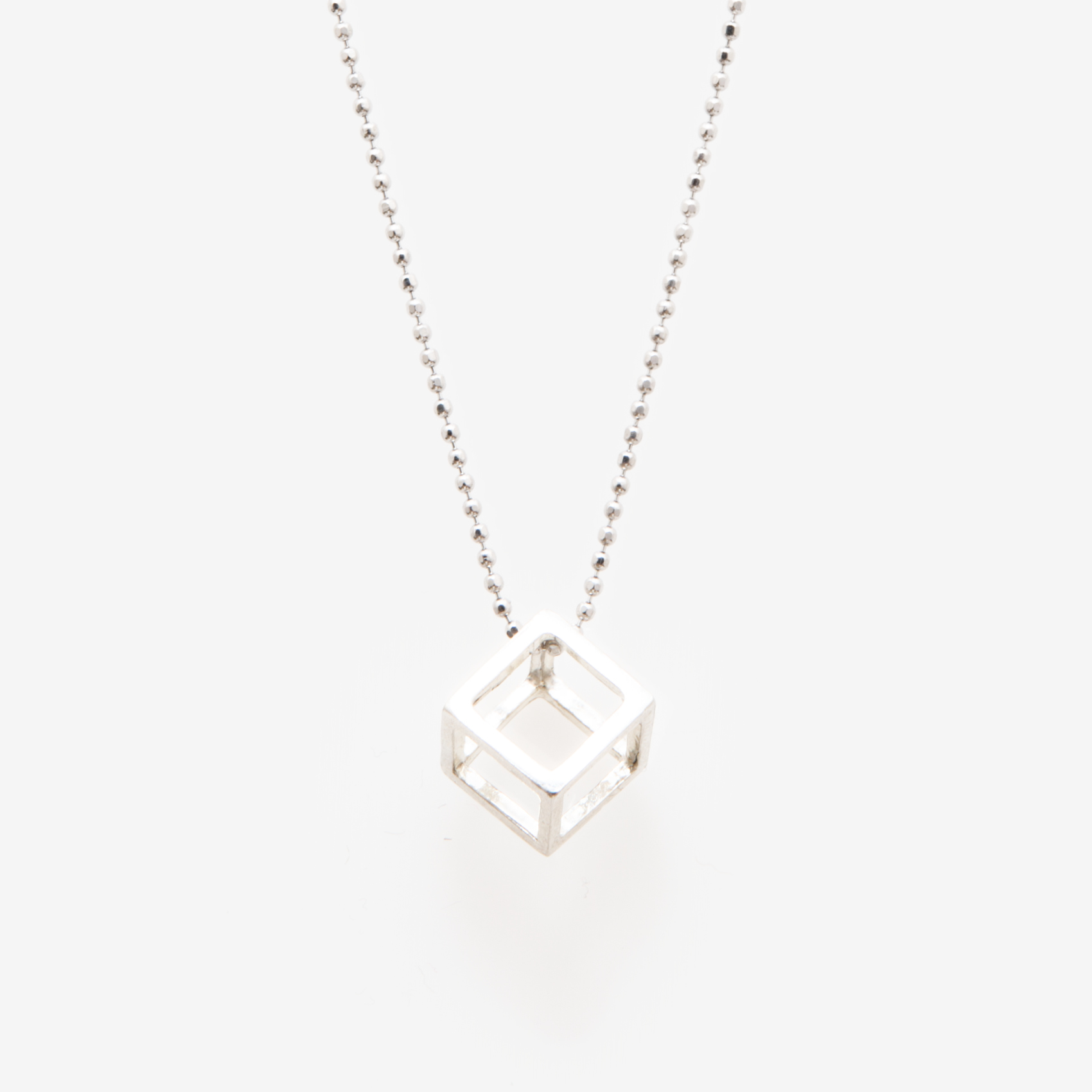 medium cube on a ball chain/silver