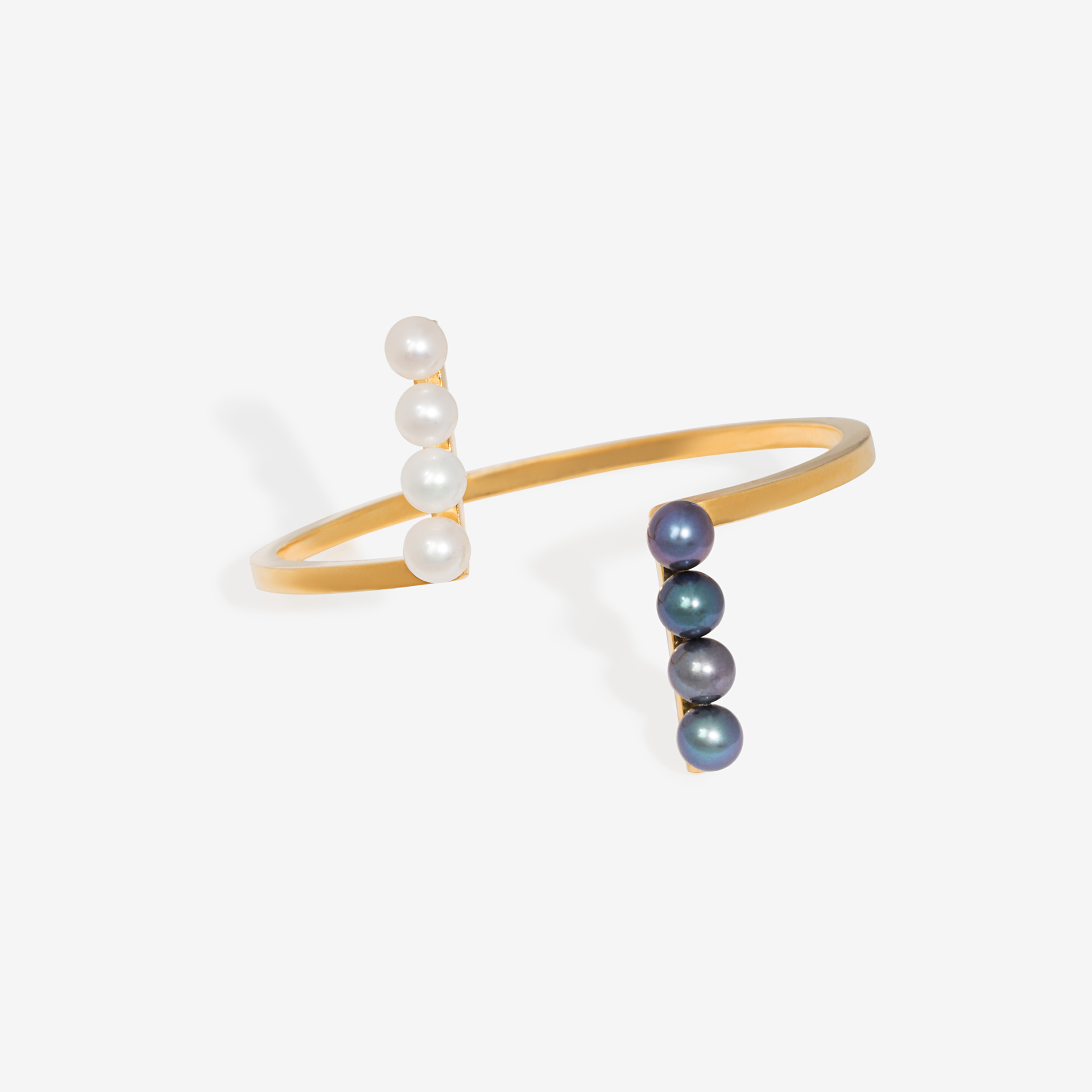 broken square bracelet with black and white pearls