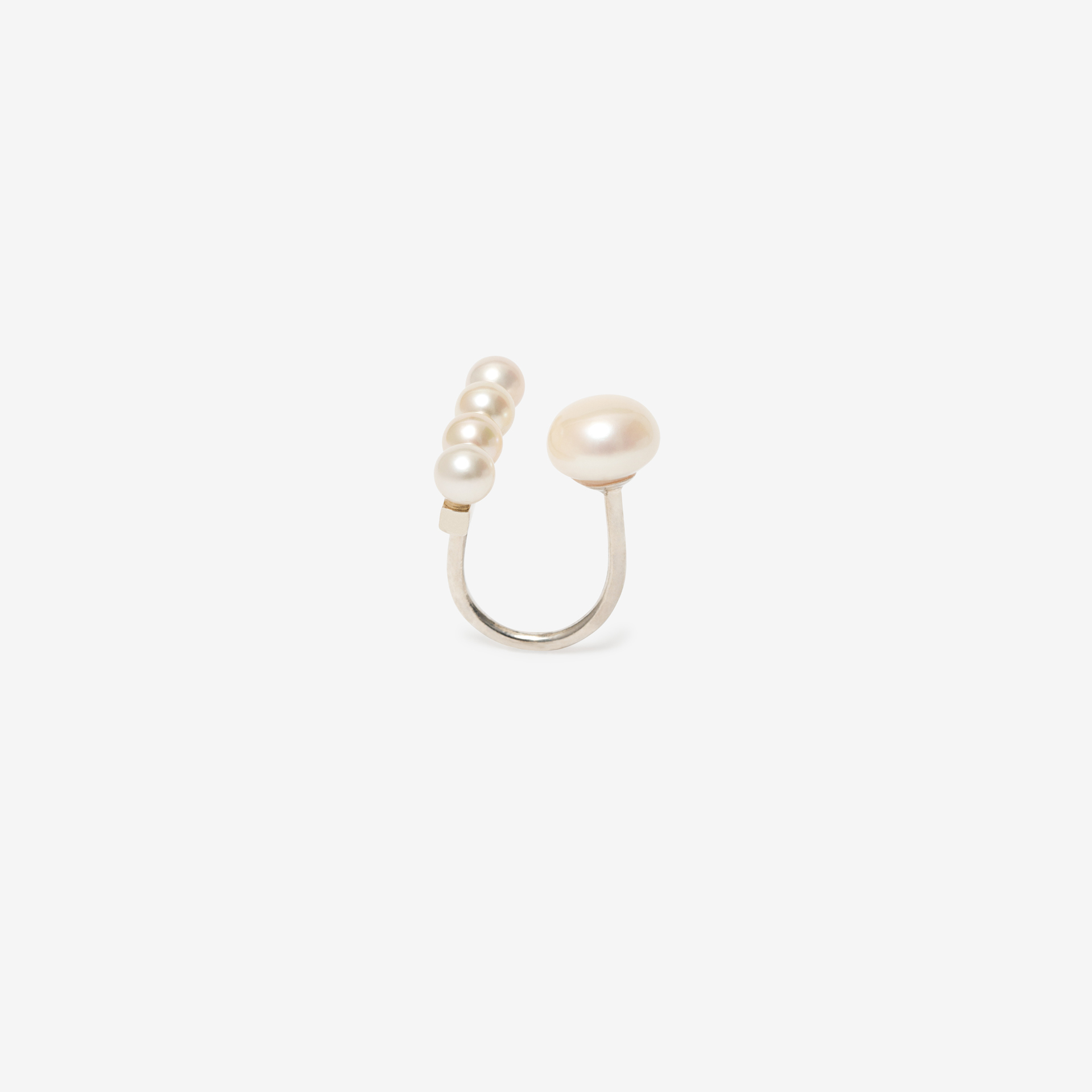 broken square ring with 4 pearls