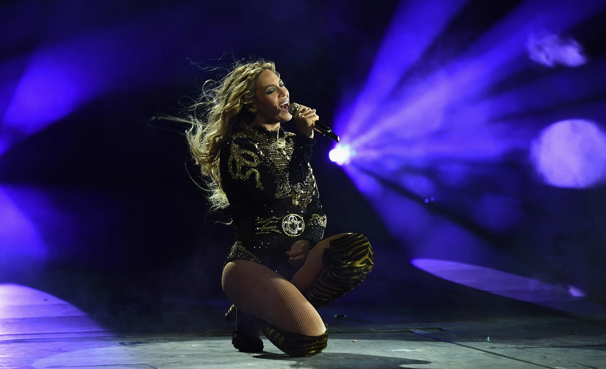 beyonce-sneeze.jpg
