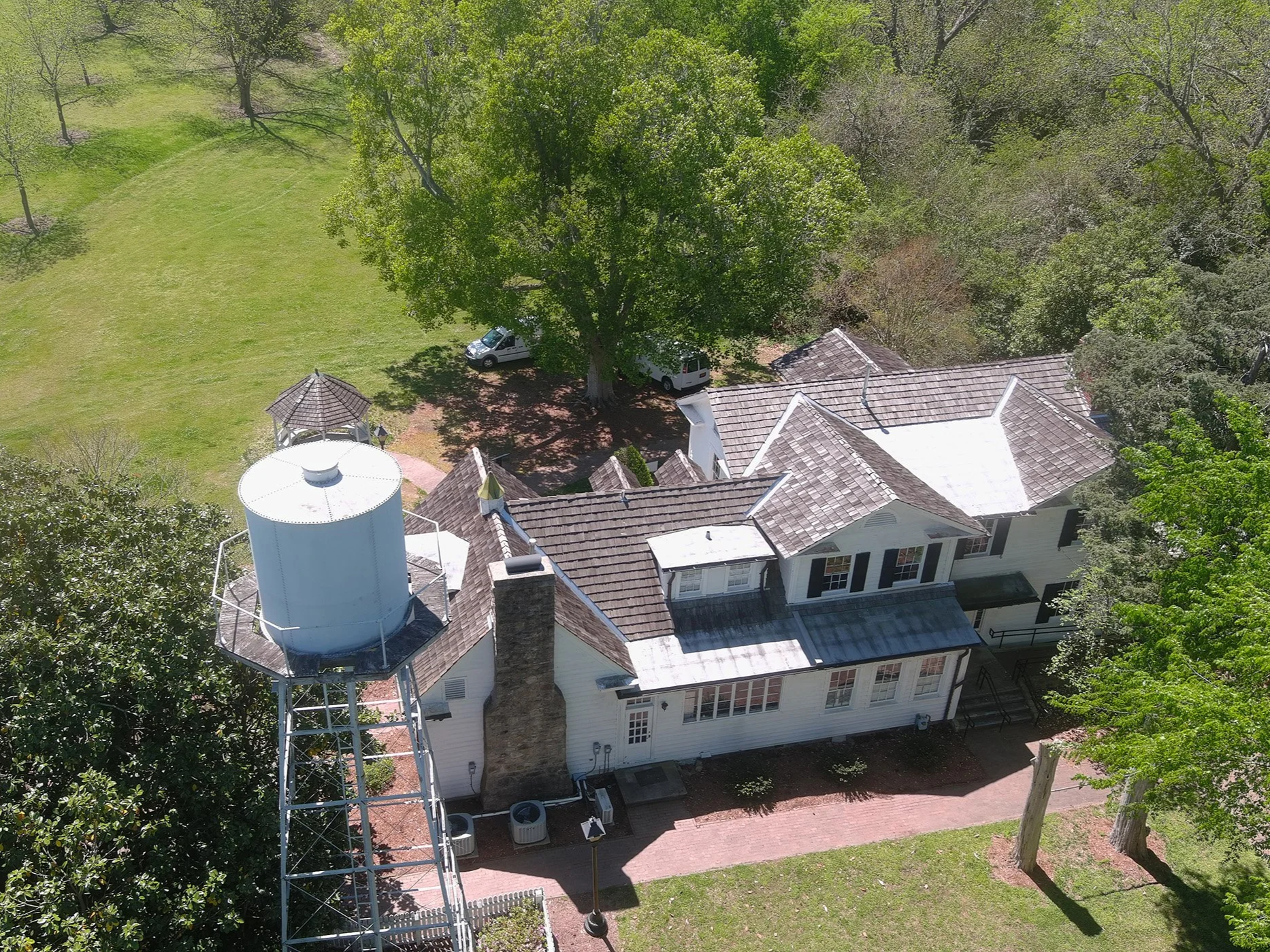  The structure prior to the repainting 