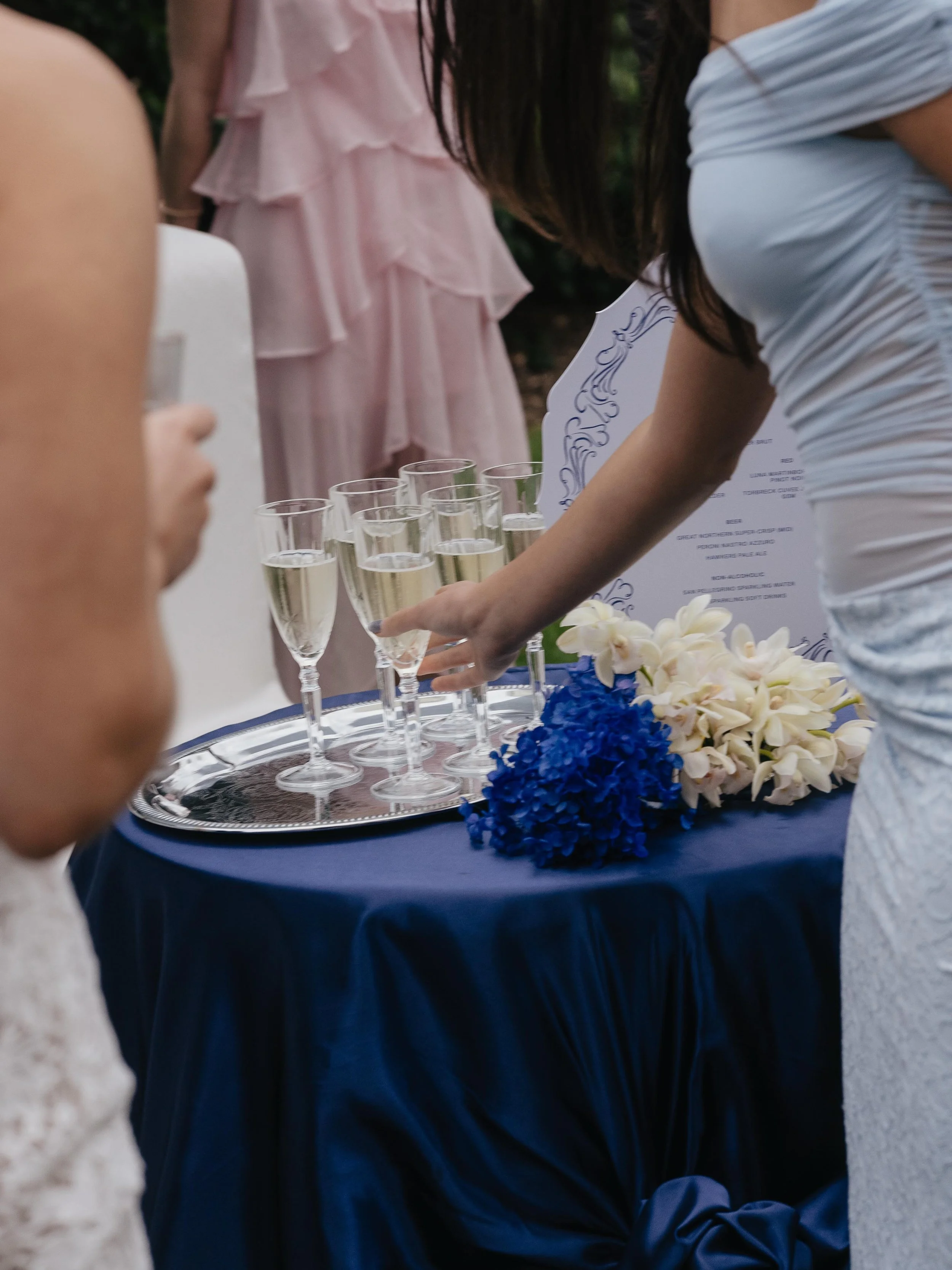 Cocktail hour for an intimate autumn wedding.

@morganleephotography_ 
@glenfyneweddingsandevents 
@eighthdaystudio 
@astonbridal 
@tent_society 
@charlottesweetlandmakeupartist 
@hairbyjacinta 
@mimlou.creative 
@jemandi_designs 
@alimentos.catering