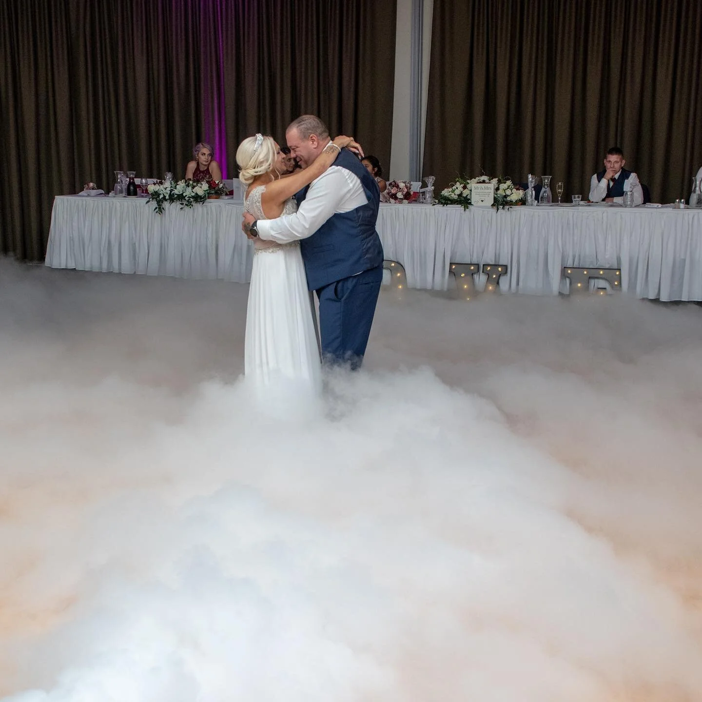 Congratulations Deb and Tom on your 1 year Wedding anniversary
#wedding #bellcityweddings #weddingdress #suit #flowers #justmarried #firstdance #1yearanniversary #nikon #d850 #d810 #paulorfaliphotography