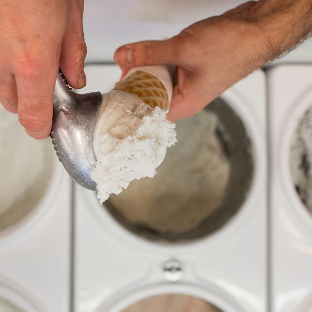 Who needs a spoon full of sugar when you can have a scoop full of ice cream? ...Or two 😉🍨
_____________
&bull;
&bull;
&bull;
&bull;
&bull;
&bull;
&bull;
#tasteandseecreamery #homemadeicecream #buzzfeedfood #samples #shopsmallbusiness #fantasticflav