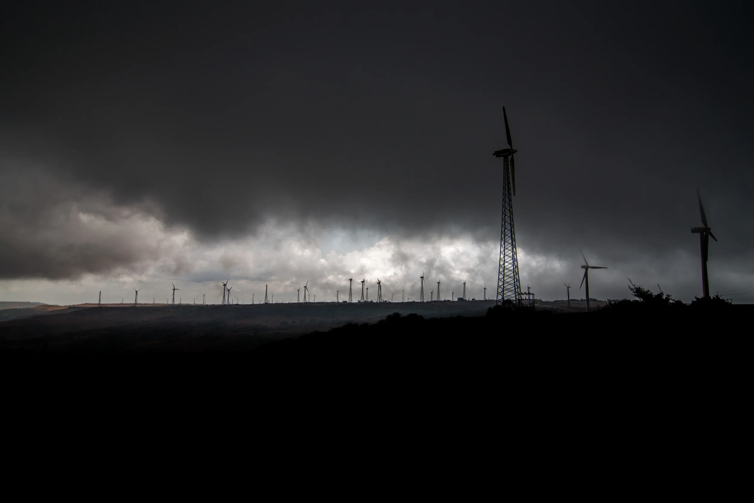 The most dramatic change however are the windmills in the Satara region. Asia’s largest wind farm is located in and around the Chalkewadi plateau.