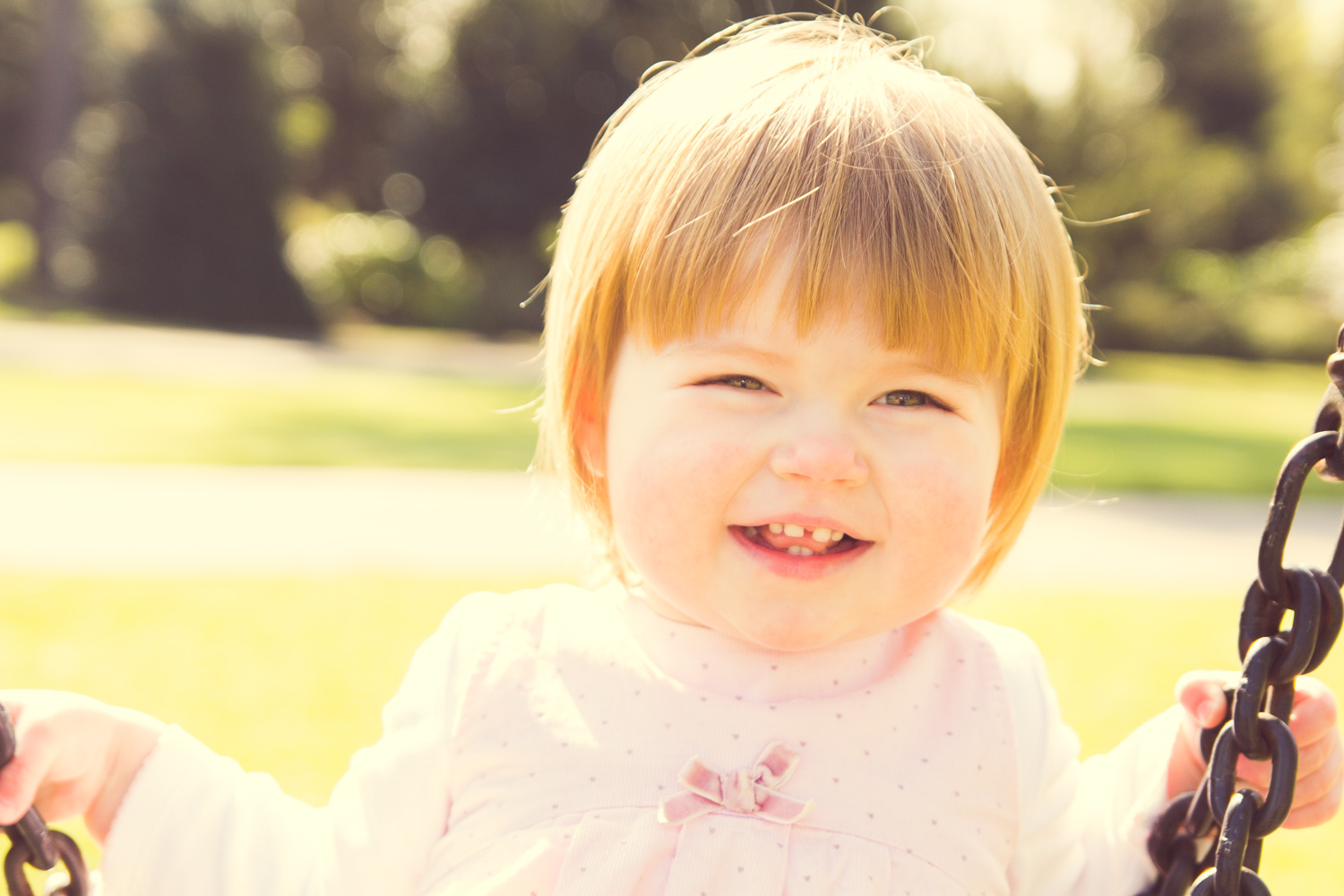 Fun on the swings! Photoshoot in Crewe, Cheshire {Photos by Ben}