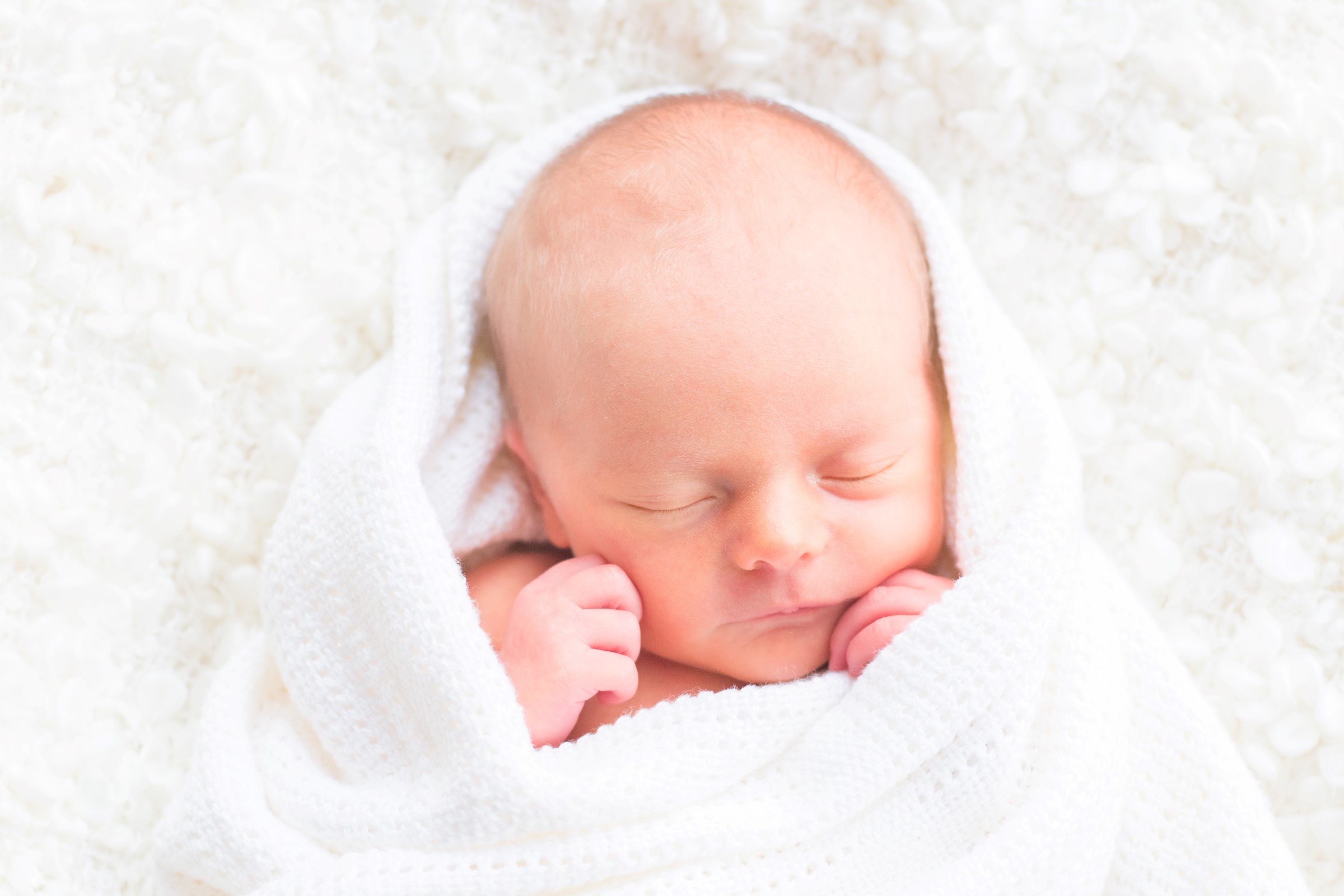 Photos by Ben. Simple, natural newborn baby photography. Crewe & Nantwich Photographer.