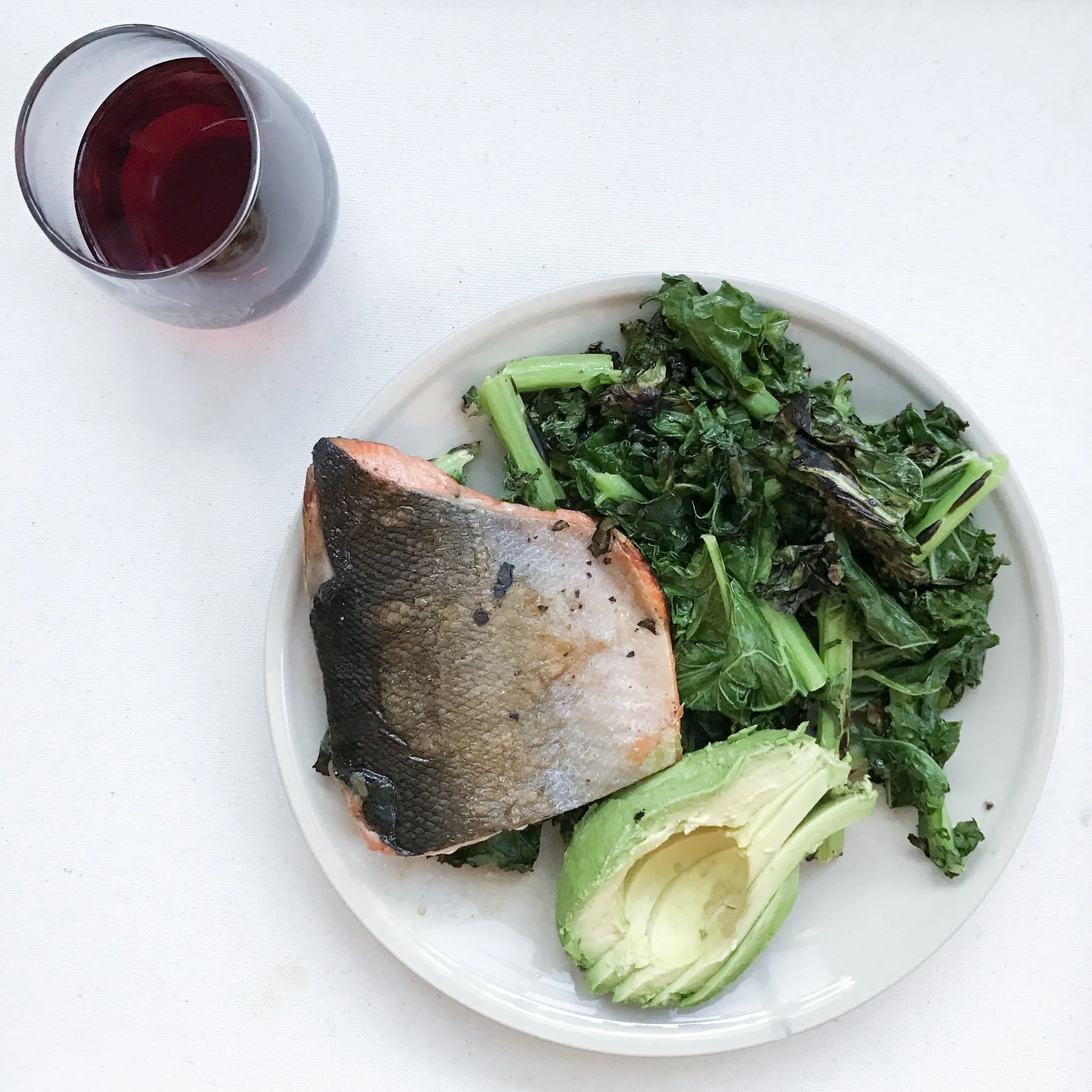 my go-to 15 min meal: one pan seared salmon &amp; kale