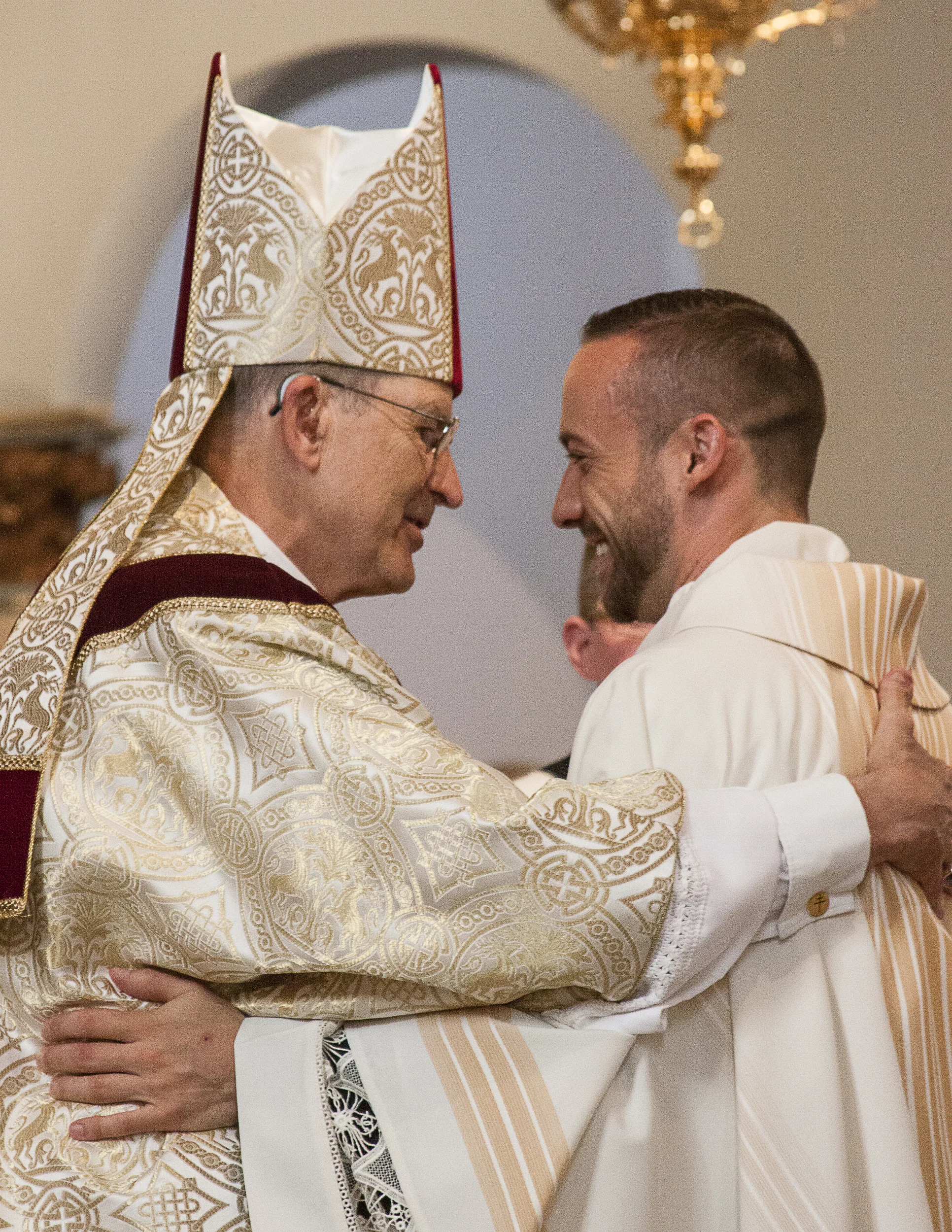 08 Ahlers Ordination Embrace 0716.jpg