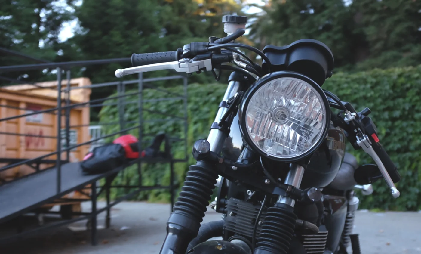 hobolife_hoangmnguyen_triumphbonneville_black.jpg