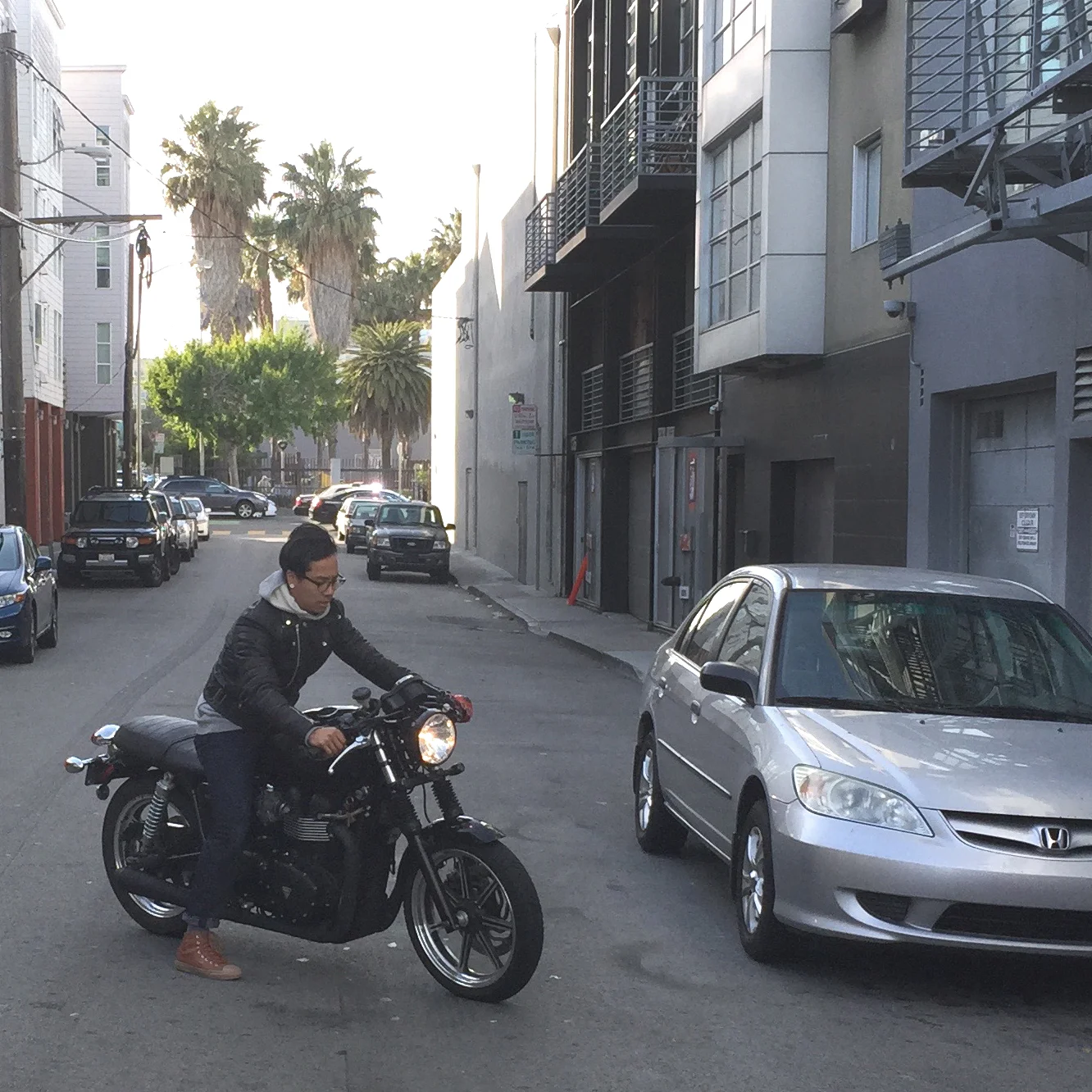 hobolife_hoangmnguyen_triumphbonneville_black_ride.jpg