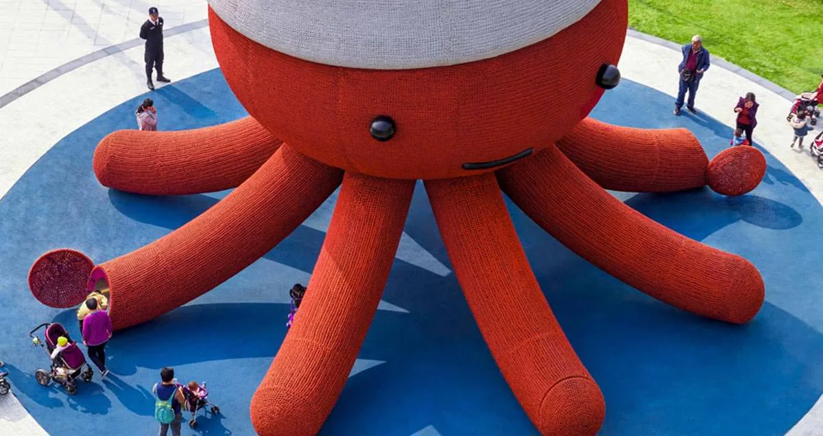 this-giant-octopus-sculpture-doubles-as-a-playground-for-kids1.jpg