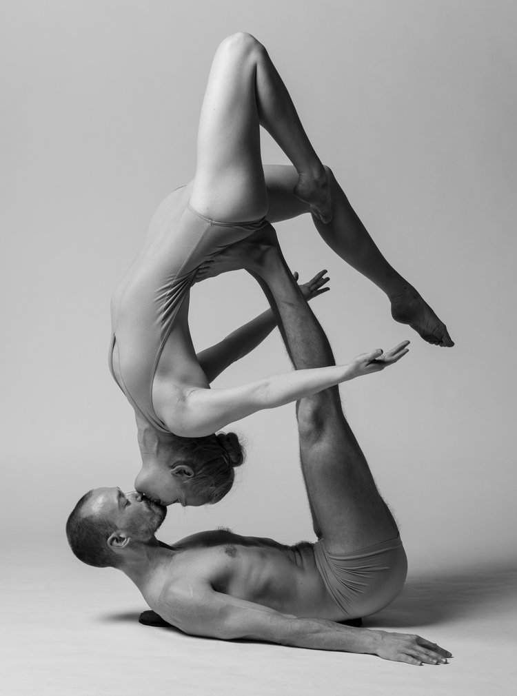 maja+buck+-+acroyoga+dancer+kiss+-+katrina+repman.jpg