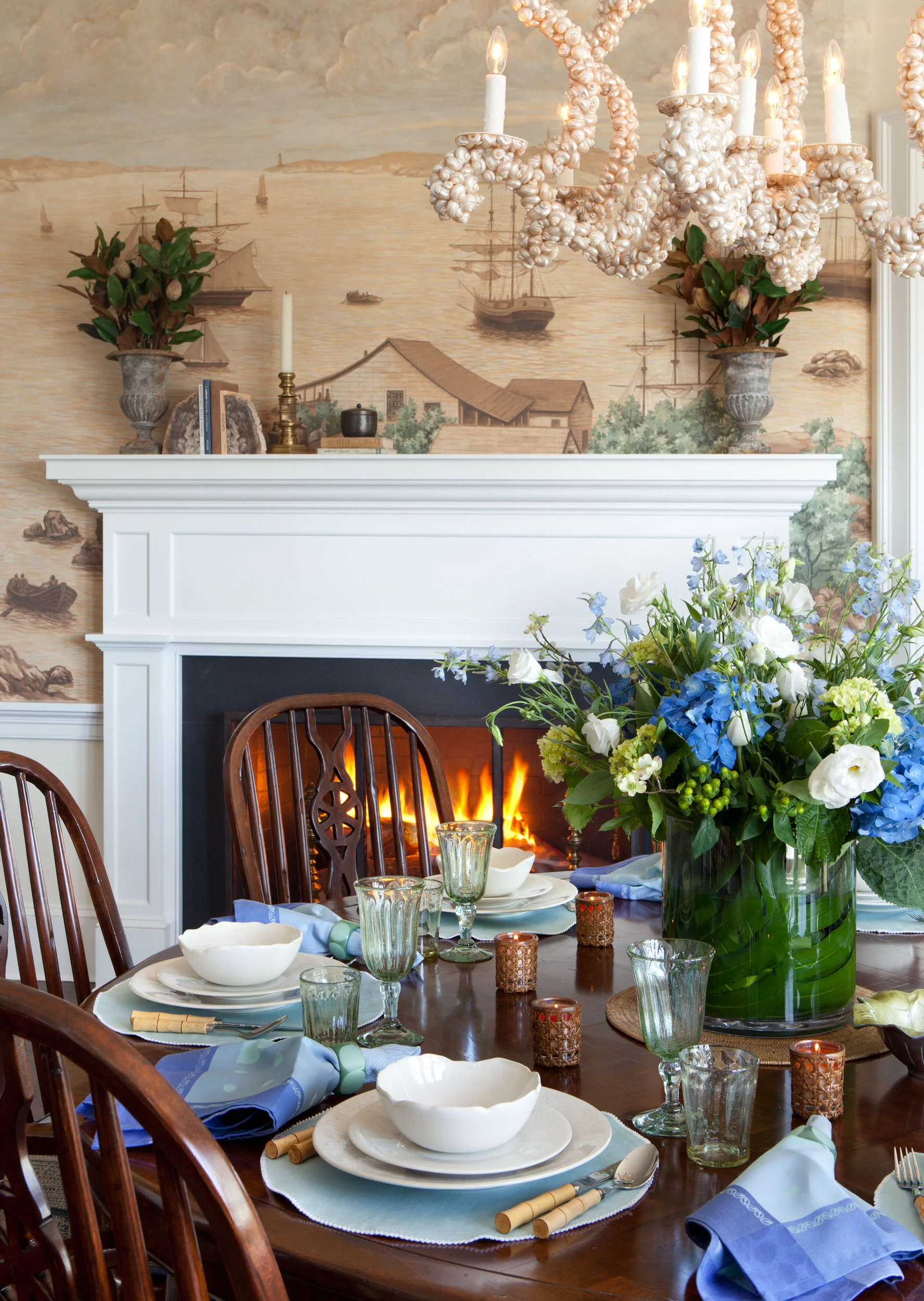 Nantucket-house-dining-room-interior-design.jpg