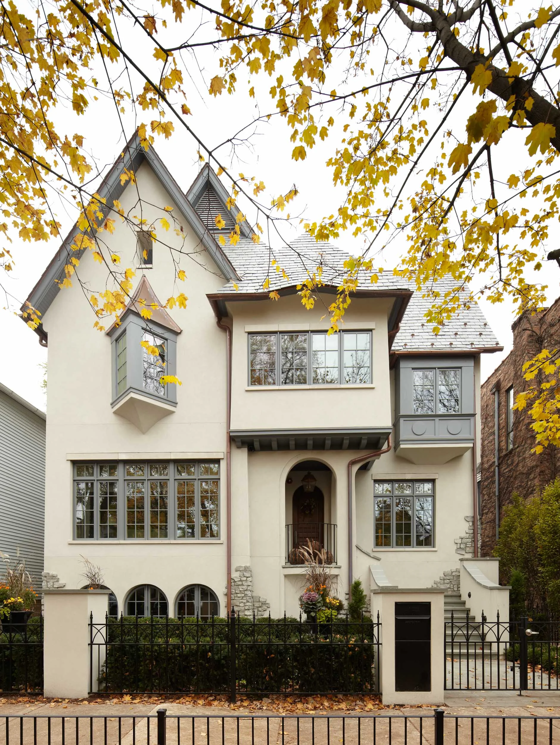 chicago-old-town-house-front-5-interior-design.jpg