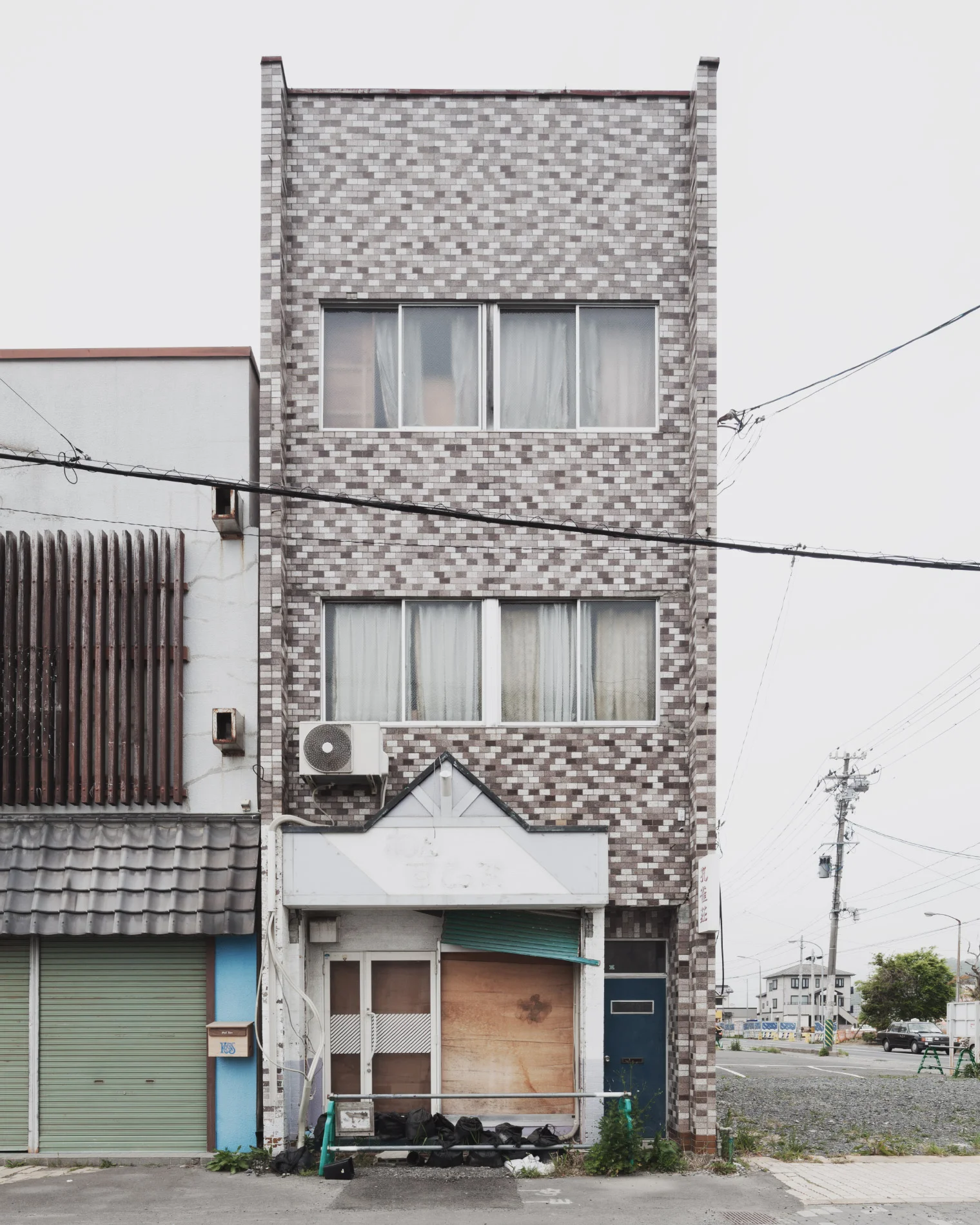 Title: Door closed #04