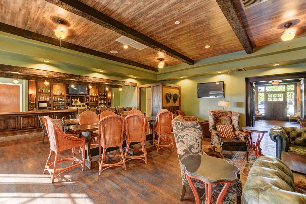 Dining Room 2.jpg