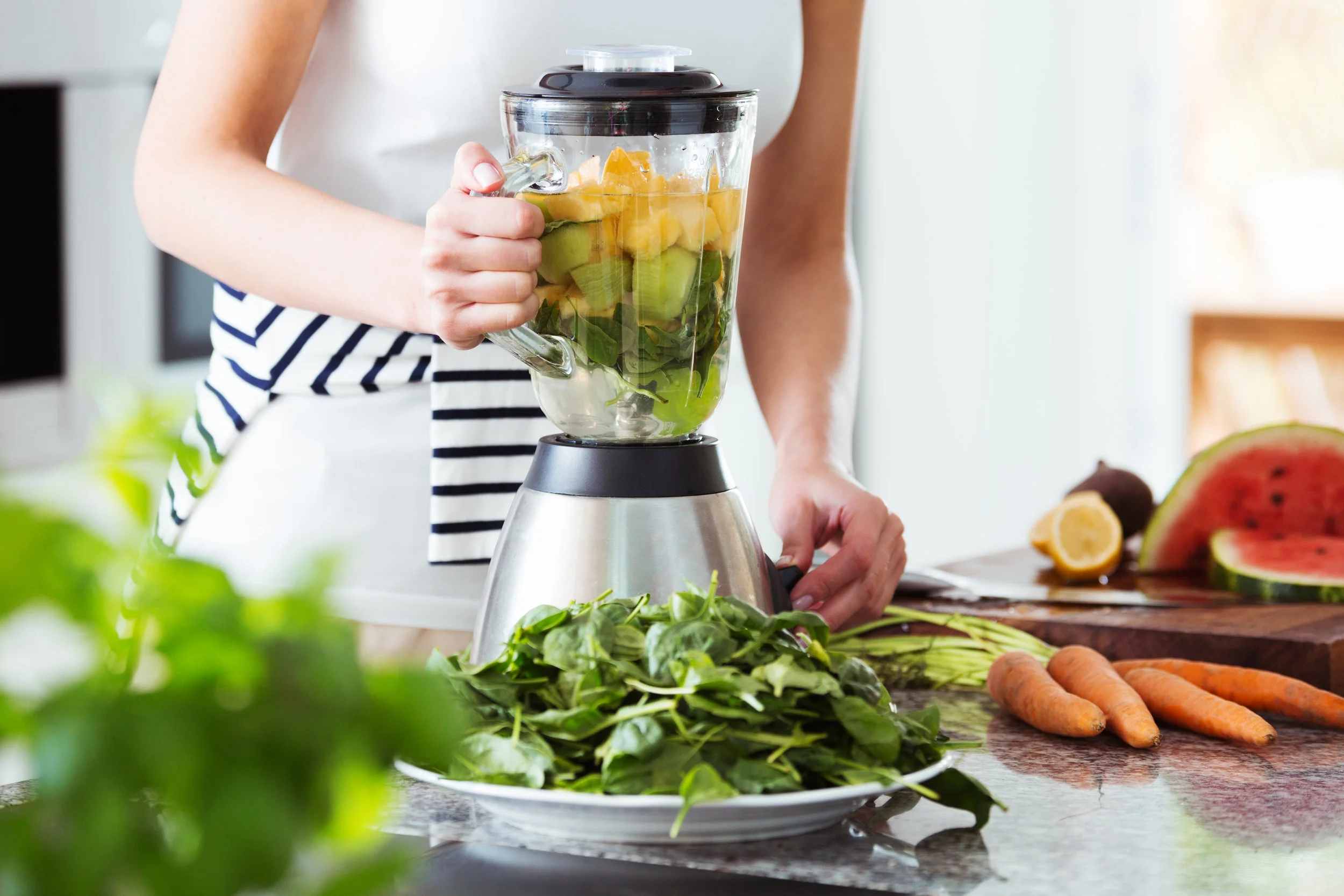 vegetarian-preparing-vegan-smoothie-PRV77RS.jpg