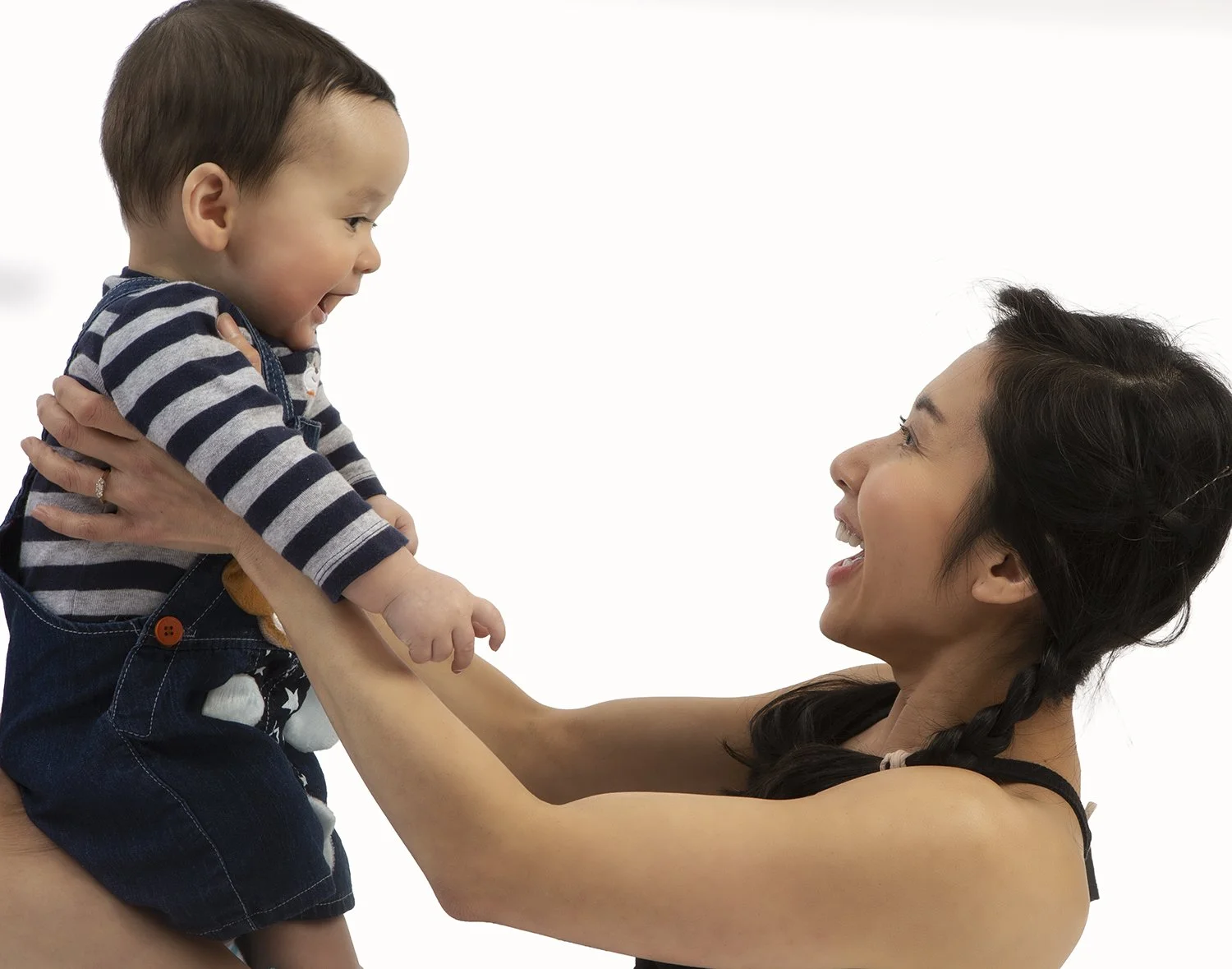 Chau_3A7908 copy.jpg