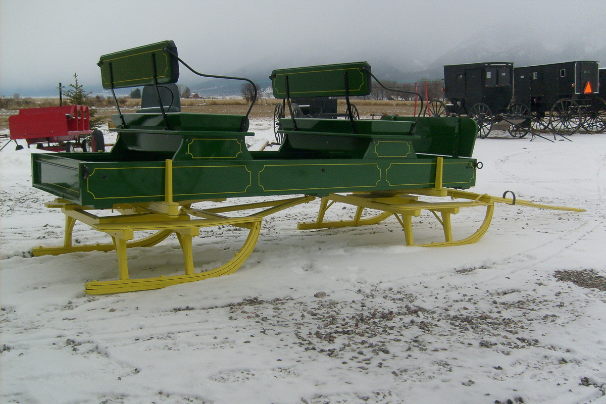 green-sleigh-6300511.jpg