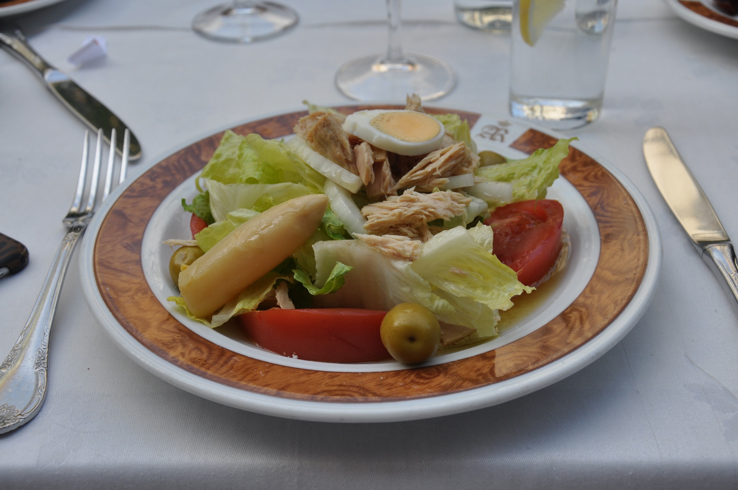 Un ensalada mixta (mixed salad). 