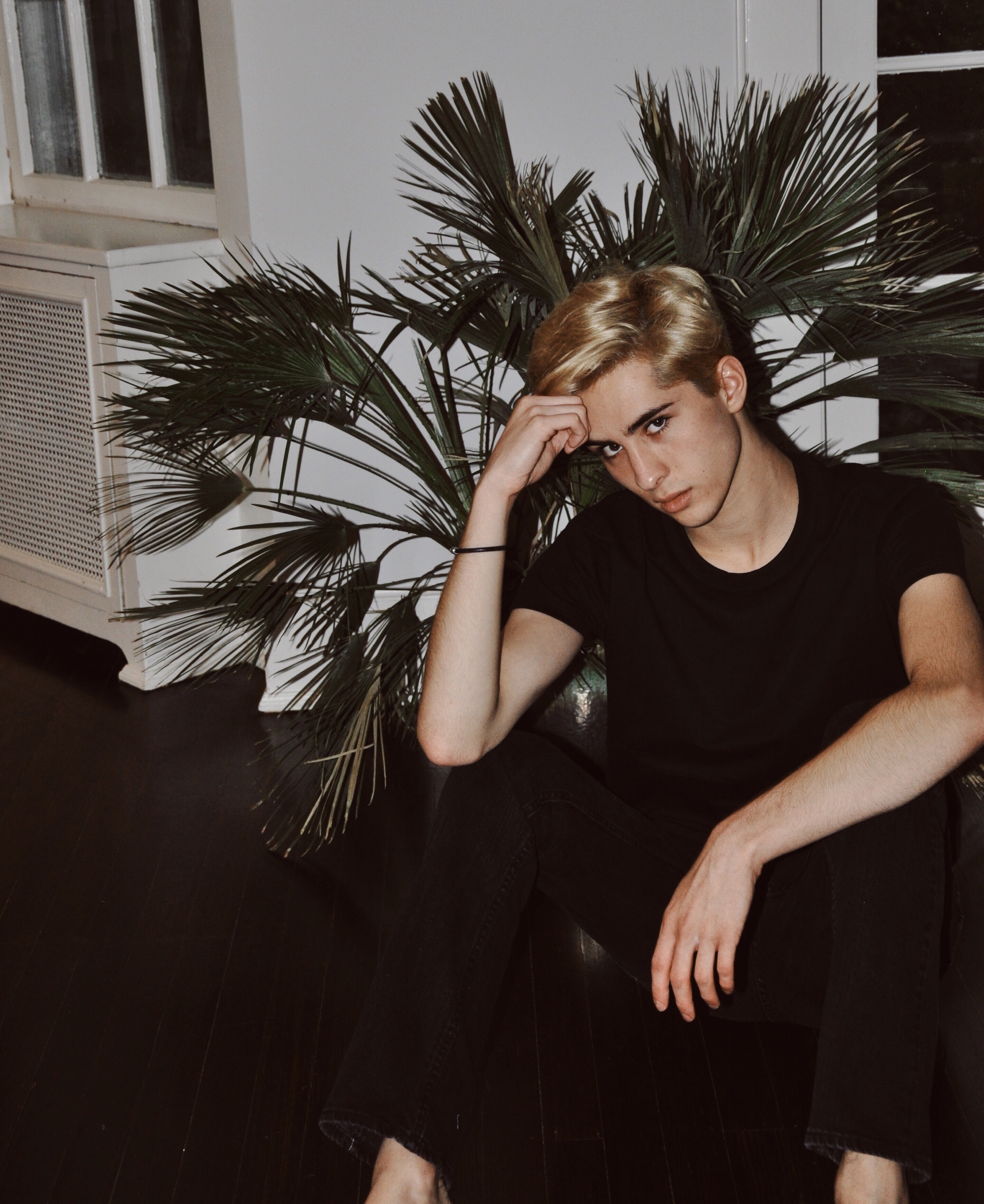 Above : A close up of my black-on-black outfit ft. the Basic Rights black tee.