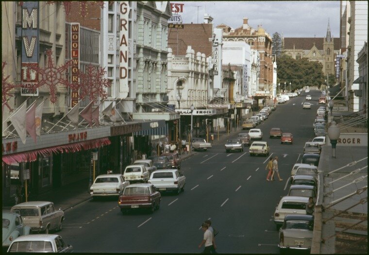  MURRAY STREET, 1971. EMPIRE BUILDING 4TH FROM LEFT.  Image courtesy of State Library of Western Australia: 143158PD 