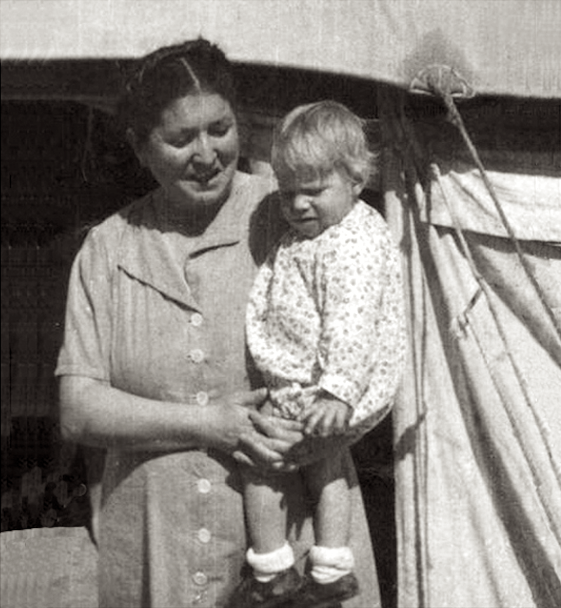  Sophia with her mother, Olga, in the camp for displaced persons, Tehran, Iran, 1945. Photo courtesy Sophia Gatti (Wisniewska 1960) 