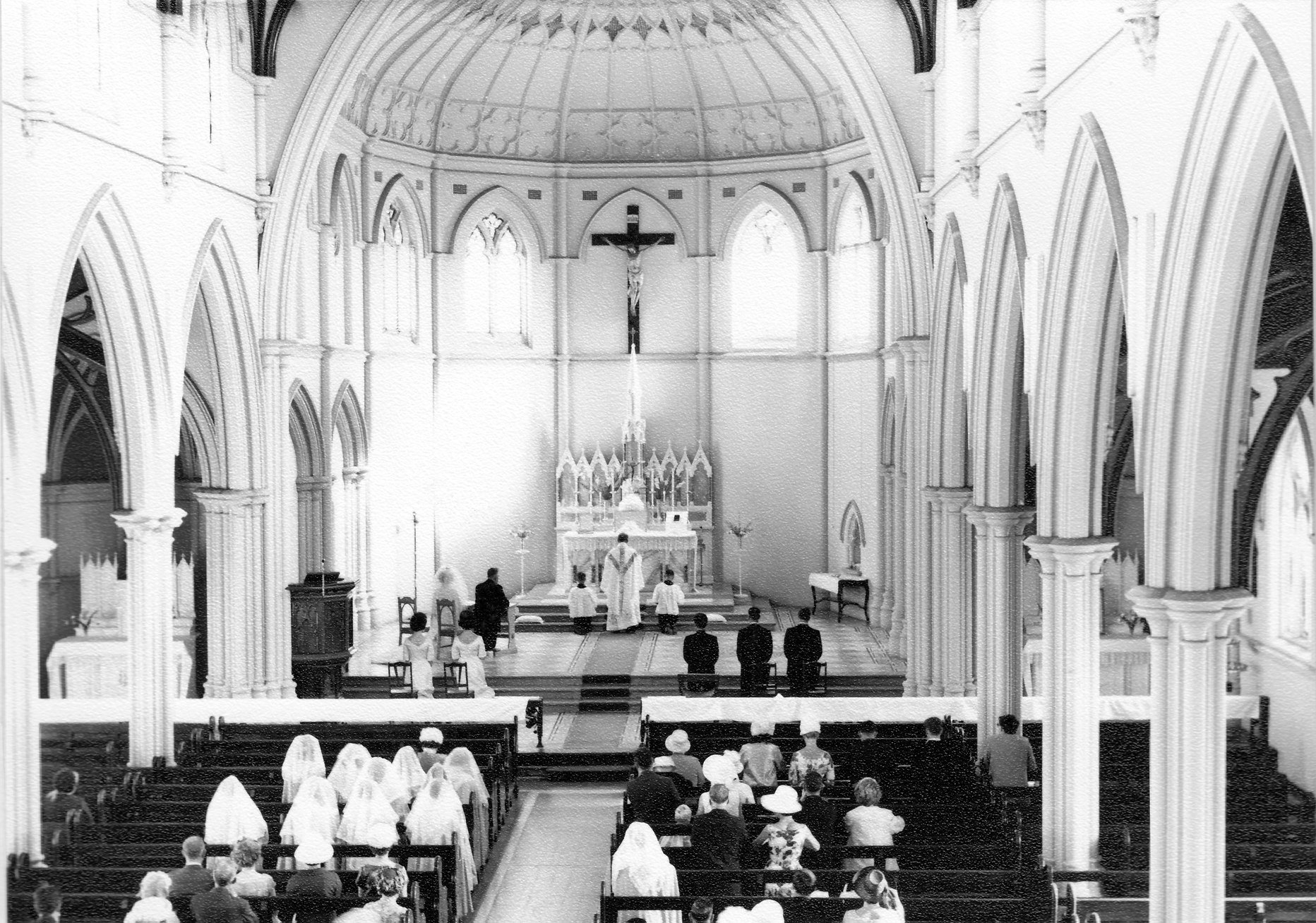  Sophia Wisniewska’s wedding to Murray Gatti at St Joseph’s Church, Wembley, 1965. Photo courtesy Sophia Gatti (Wisniewska 1960). 