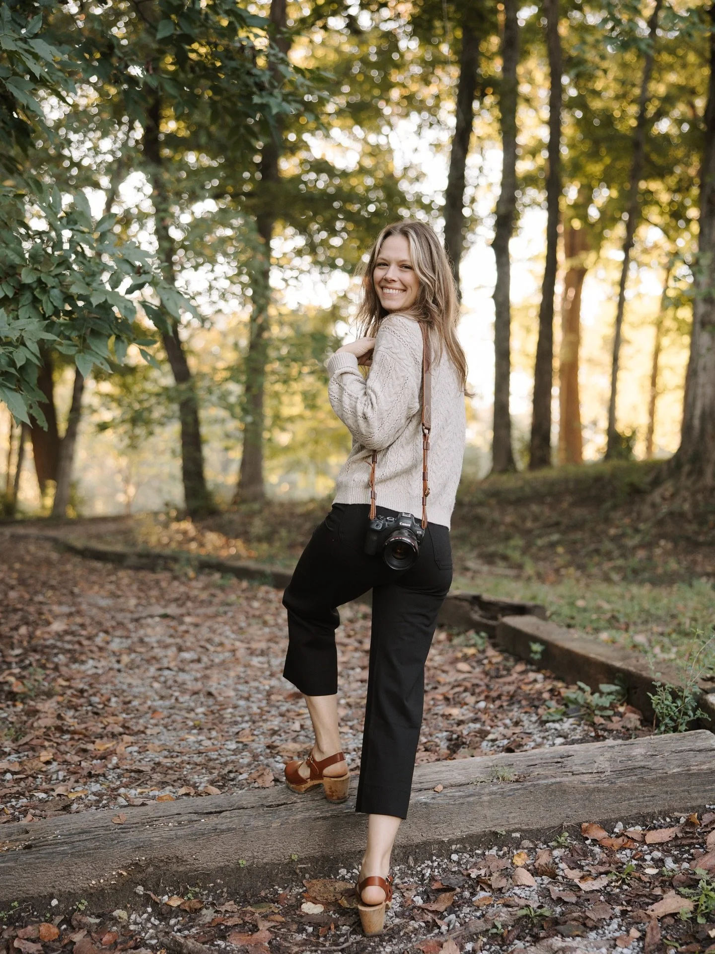 Had the most fun capturing some photos for this beautiful, talented lady who&rsquo;s officially launching her business and website - check her out @haleyturner.photo 🥰