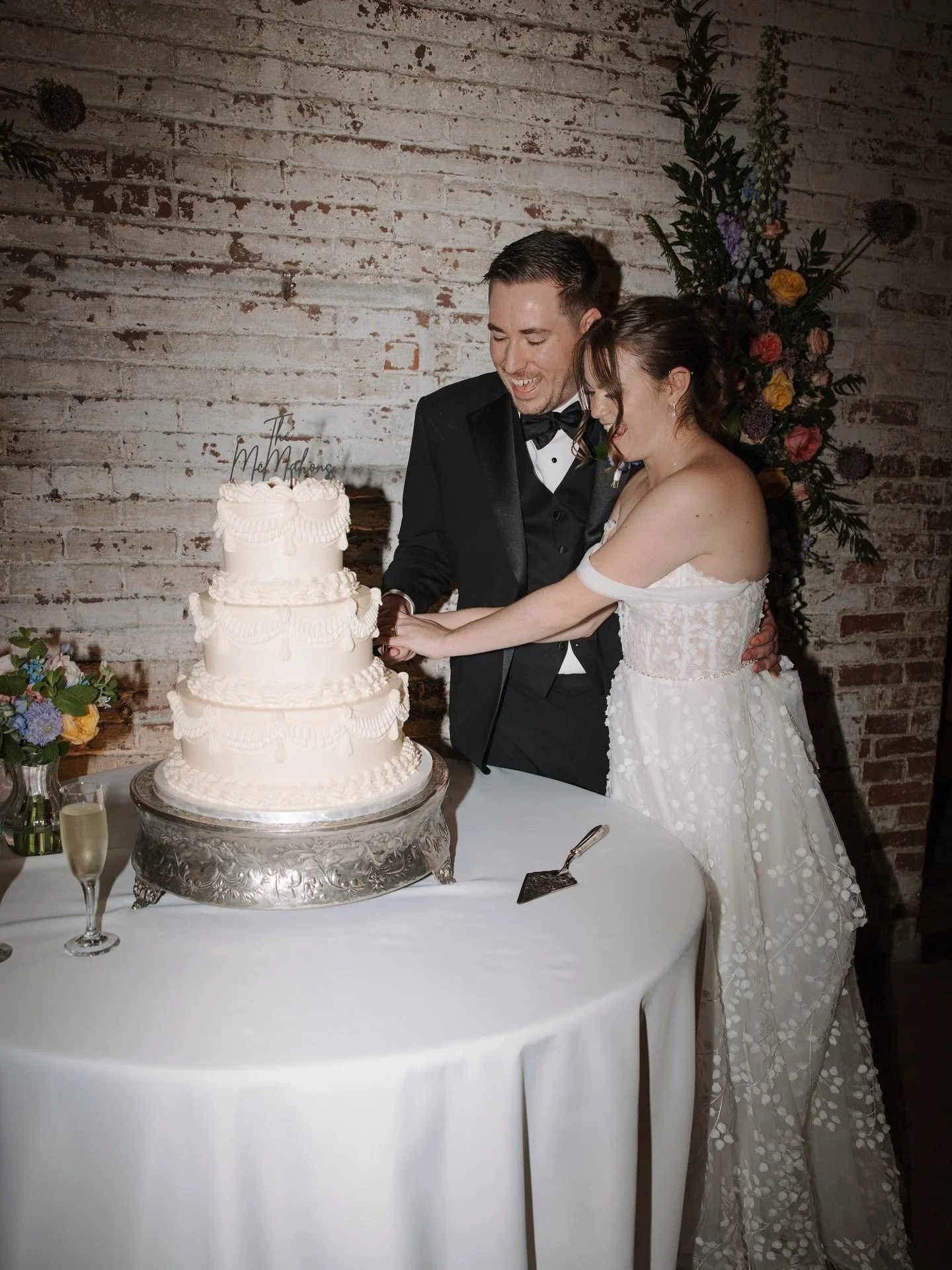 Something a little different than my usual &mdash; I wanted to squeeze as many snippets as possible into these little vignettes from Olivia &amp; Jack&rsquo;s wedding day, so here you have it. A little scrap book of sorts. Don&rsquo;t miss the hand d