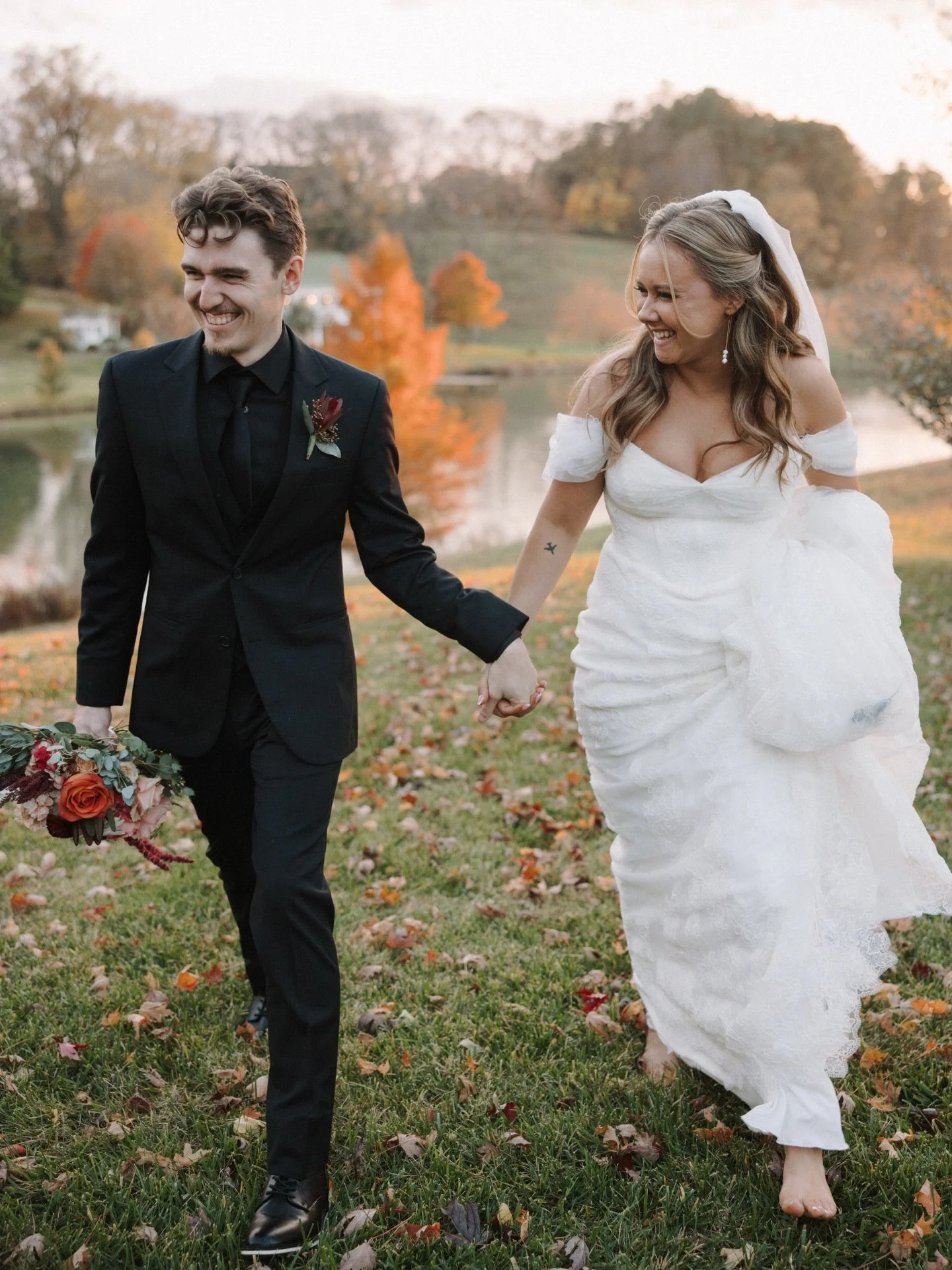 Bare feet &amp; big smiles are my favorite 🥰