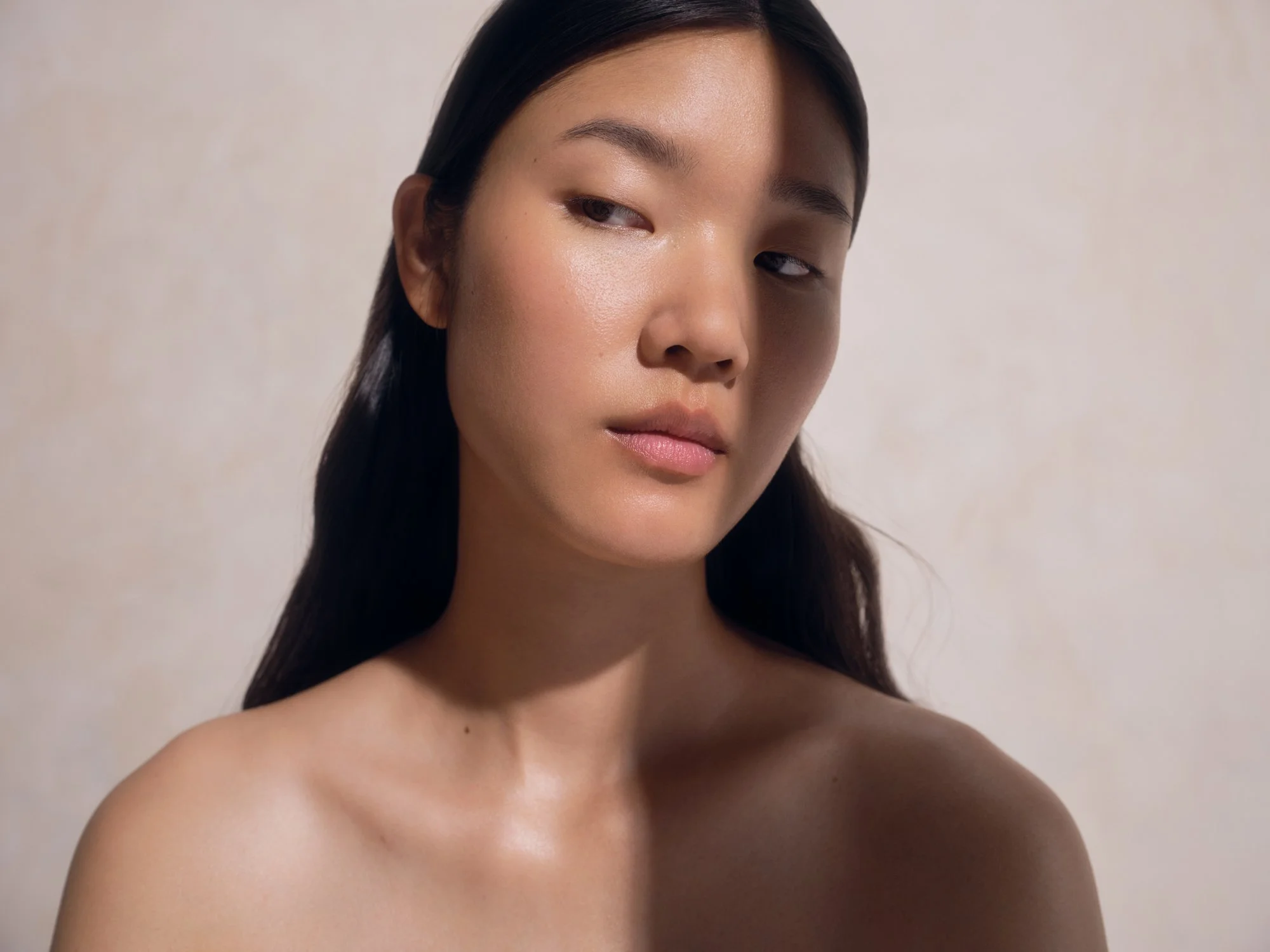 Emily_Hadden_Aman_Essentials_Skincare_Campaign_Art_Direction_18.jpg
