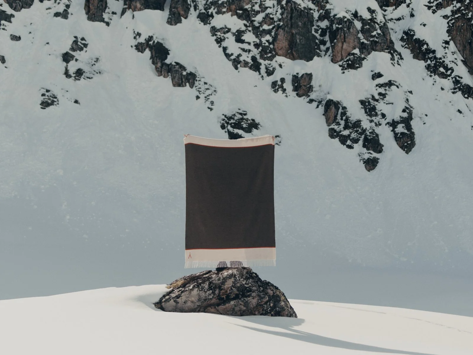 Aman_Essentials_Cashmere_Campaign_Emily_Hadden_Art_Direction_10.jpg