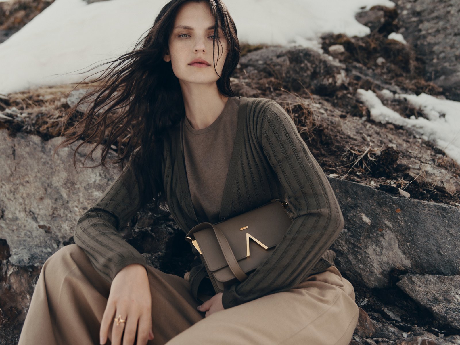 Aman_Essentials_Cashmere_Campaign_Emily_Hadden_Art_Direction_11.jpg