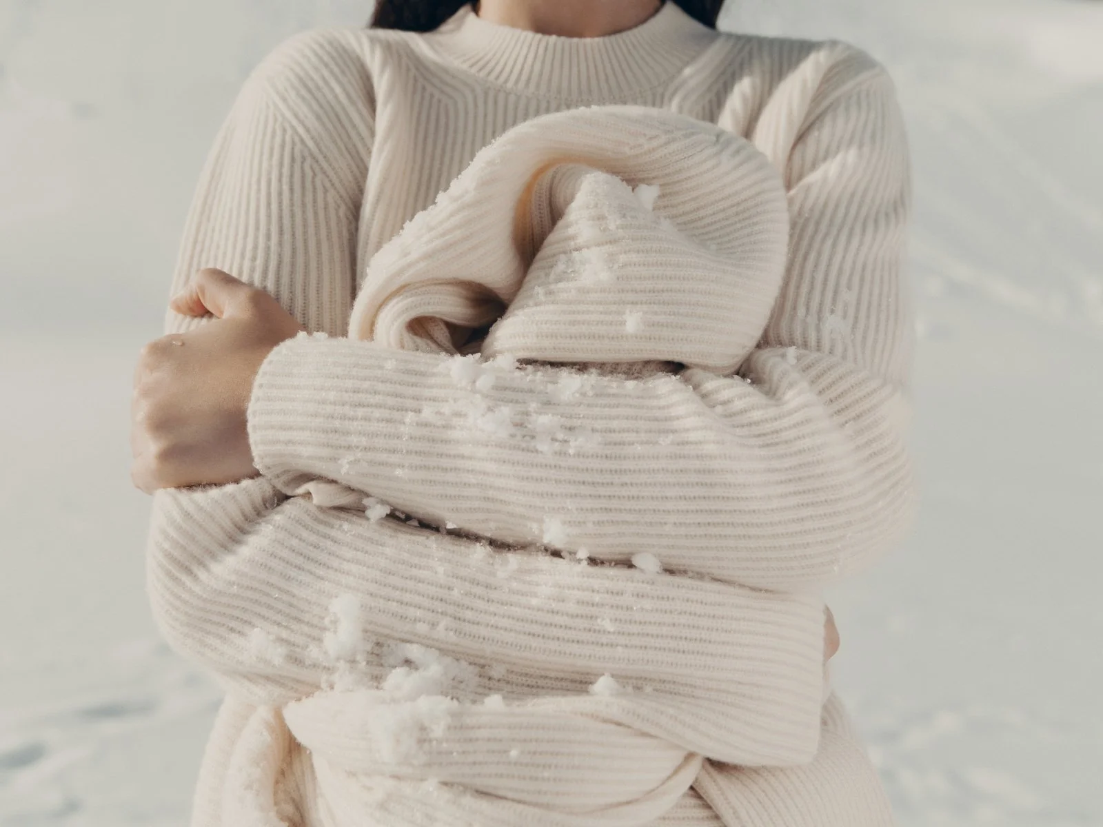 Aman_Essentials_Cashmere_Campaign_Emily_Hadden_Art_Direction_33.jpg