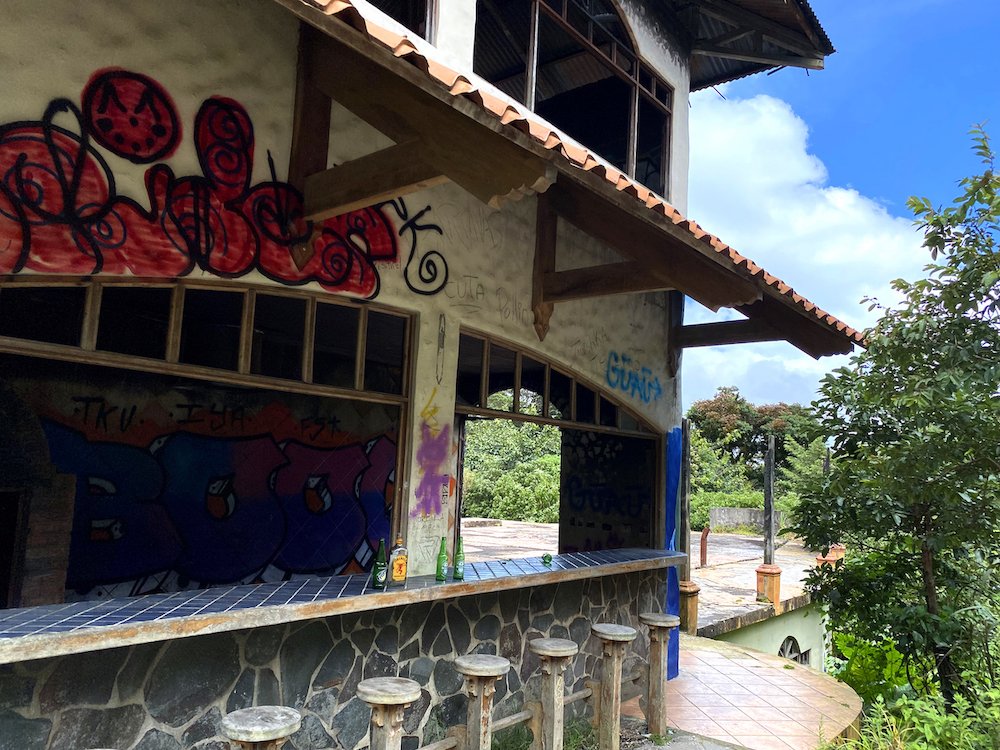  This former bar was a burnt-out shell on the outskirts of Santa Elena. 