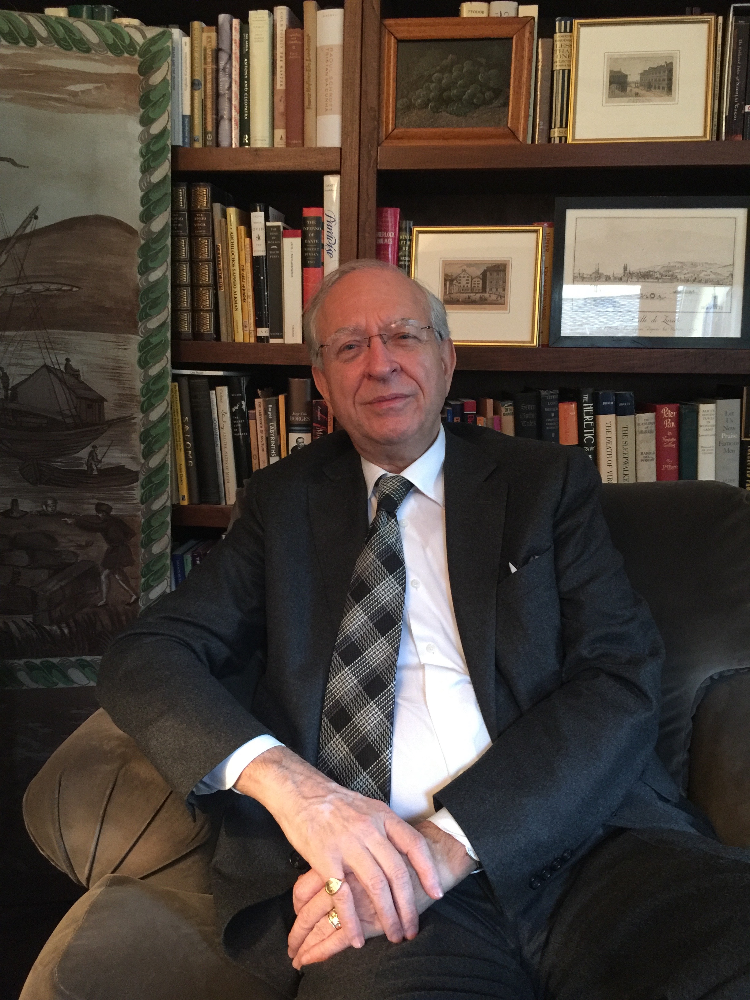 Jungian analyst Murray Stein in his office in Zürich. Photo by Laura London.