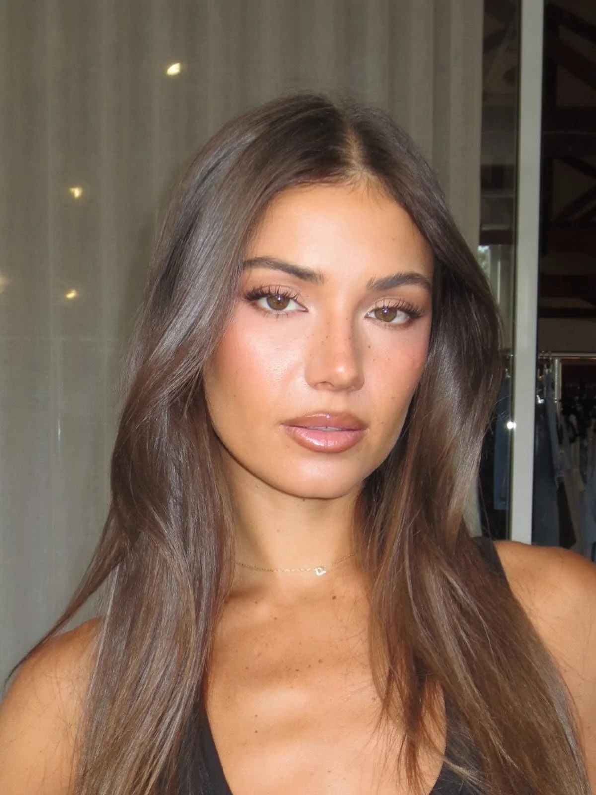 4x miss @dekota_thompson 🔥🔥

@biossance lift and firm serum
@charlottetilbury water magic cream
@caudalie premier cru eye cream
@fentybeauty soft lit foundation
@hauslabs triclone concealer
Eyes
@patricktabeauty major dimensions 3 eyeshadow
@own.be