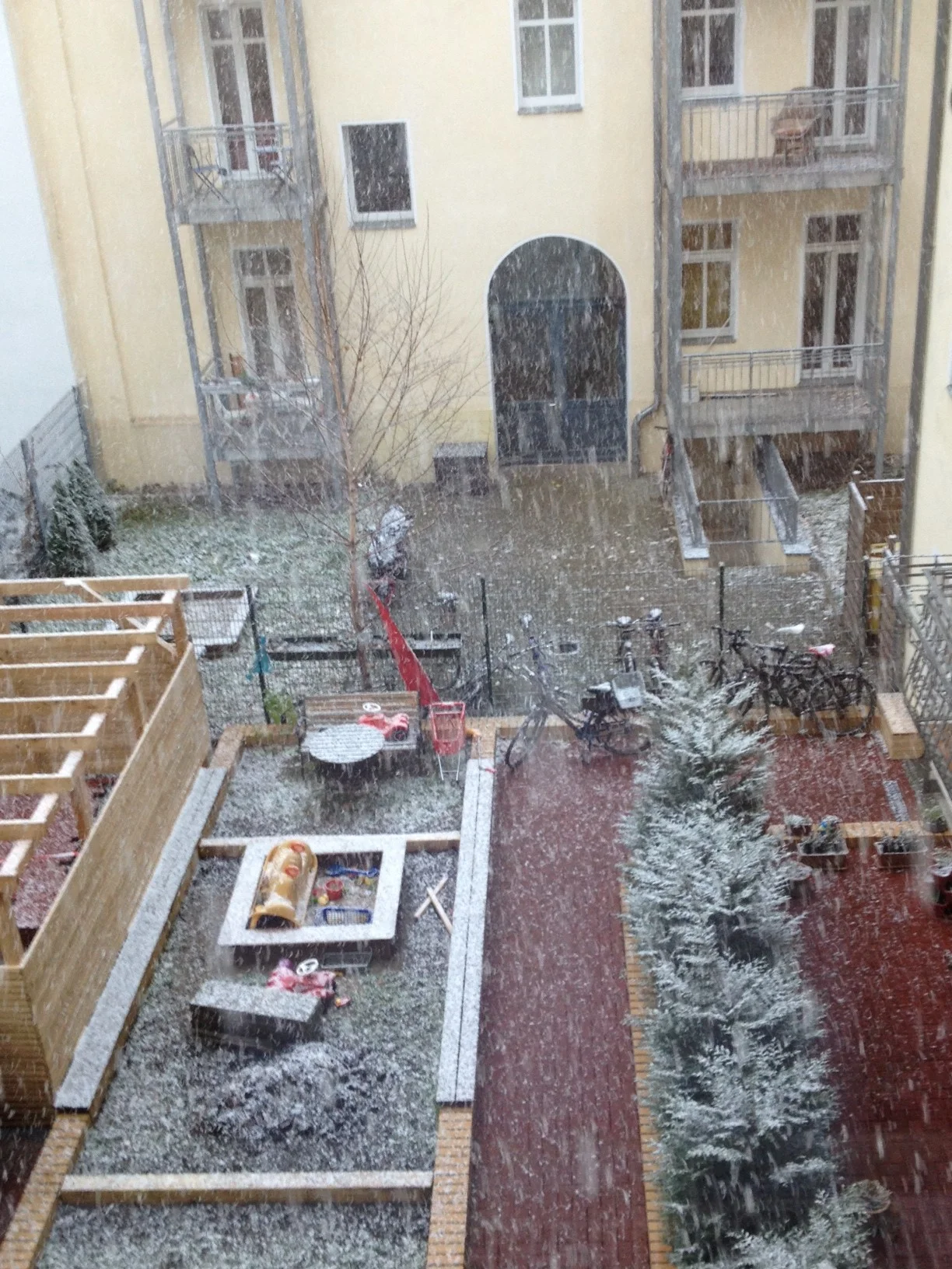 It's Snowing - Savannah Page
