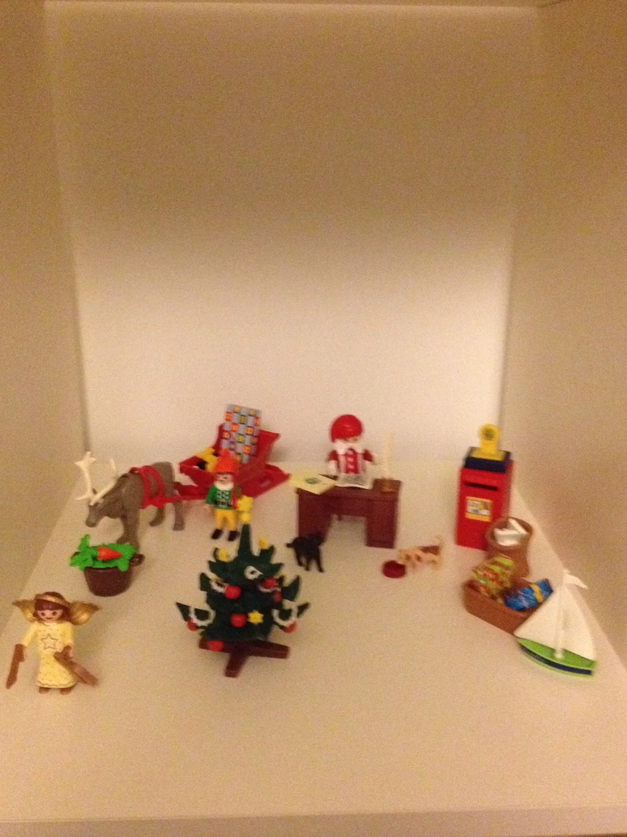 Playmobil for Christmas - Savannah Page