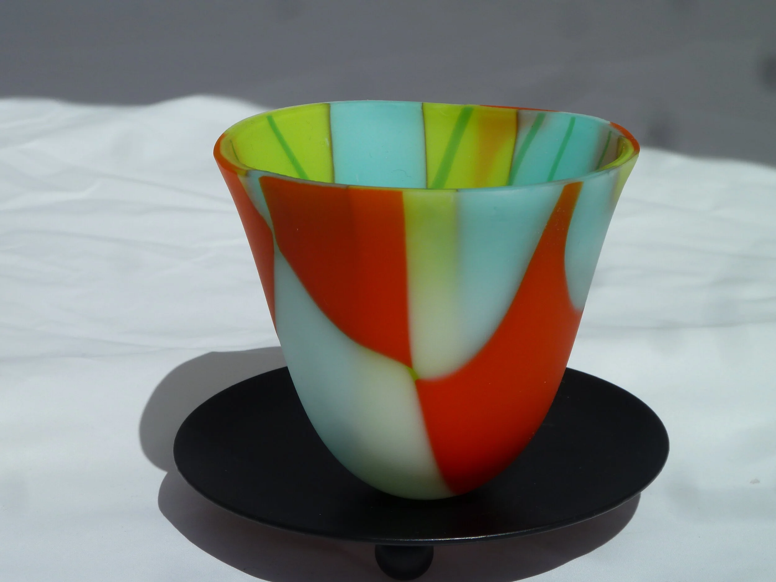  2.75 in diameter, 3.5 in high   