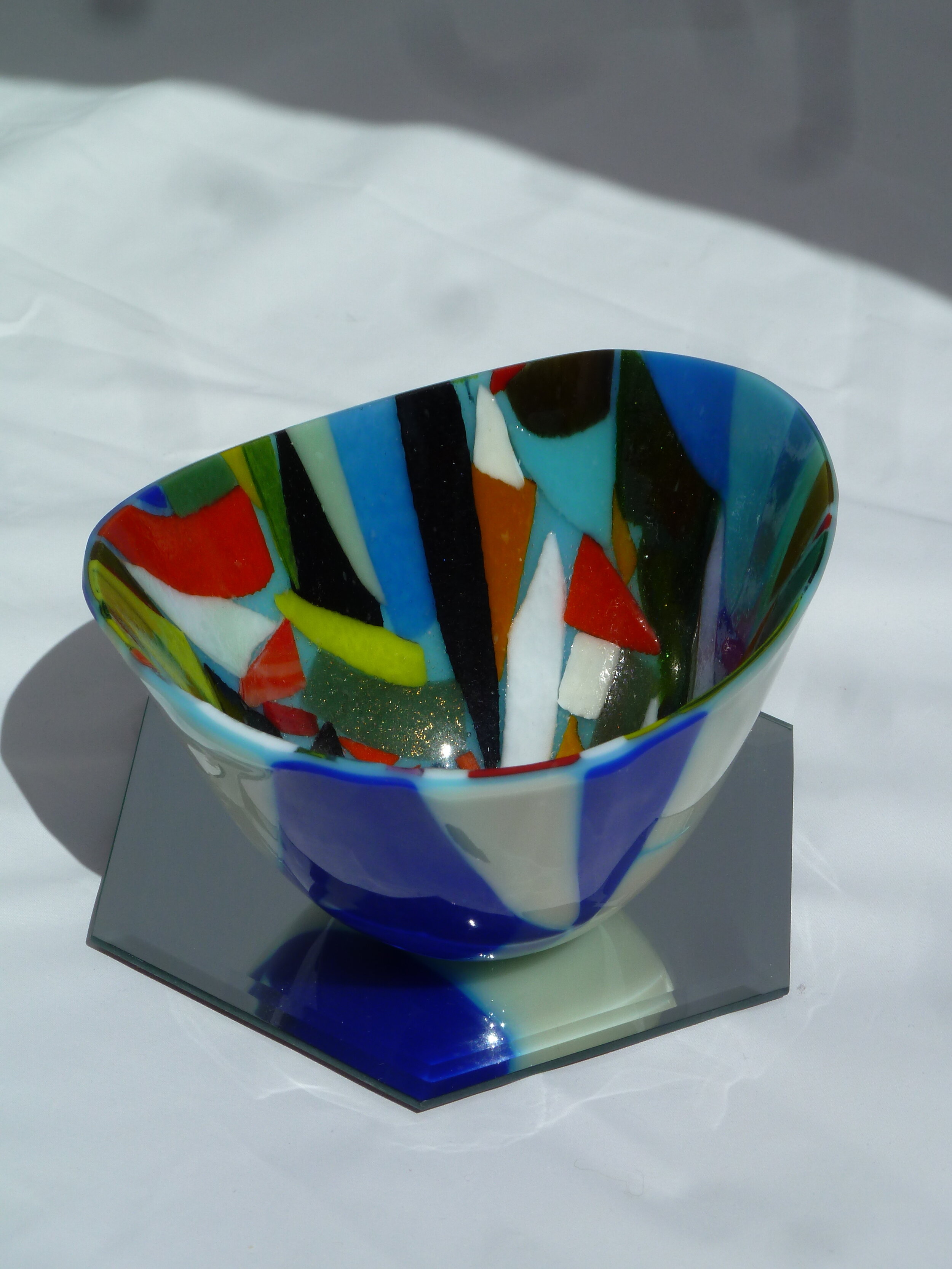  5 in diameter, 3.5 in high 