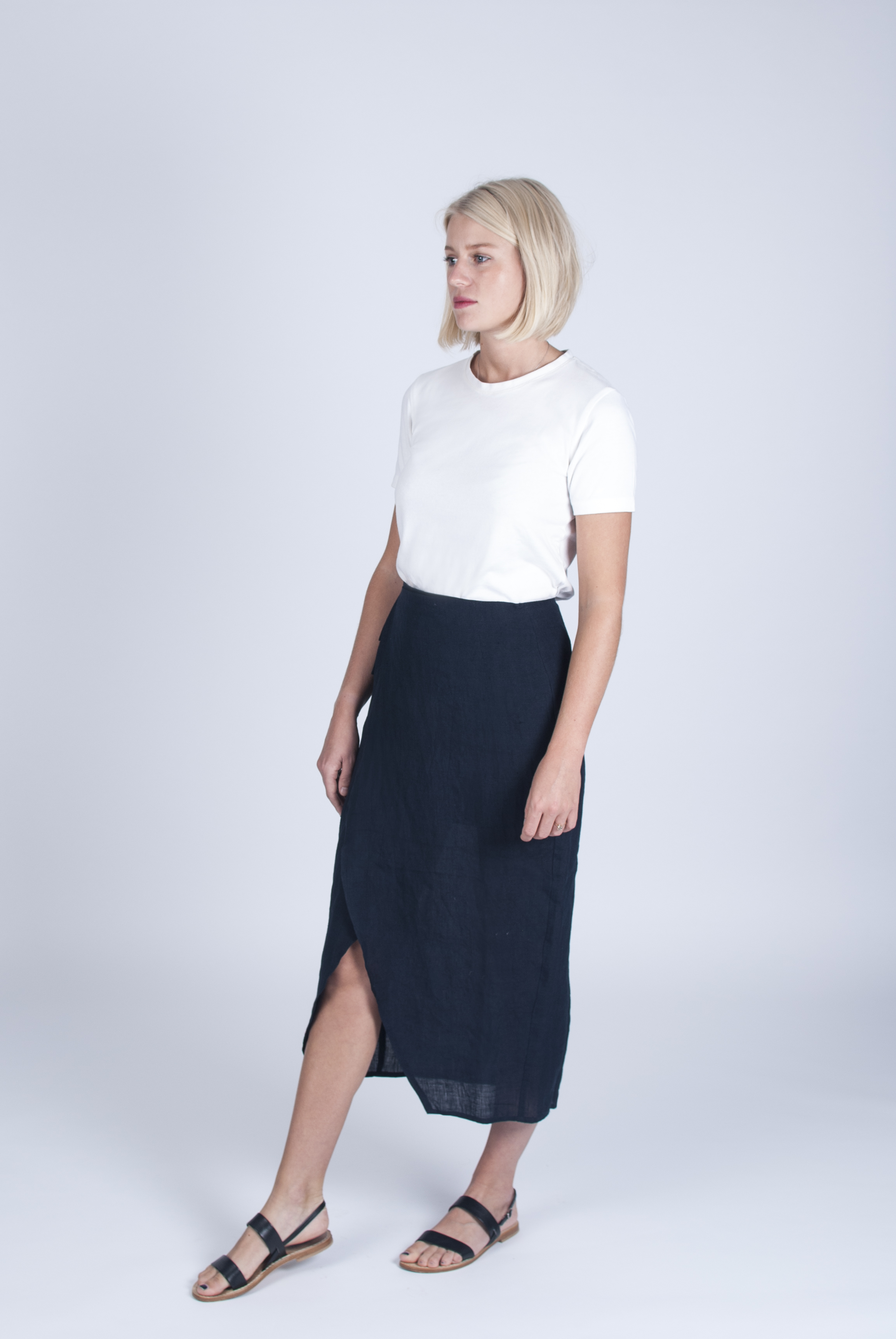 Navy linen skirt with bamboo silk lining.