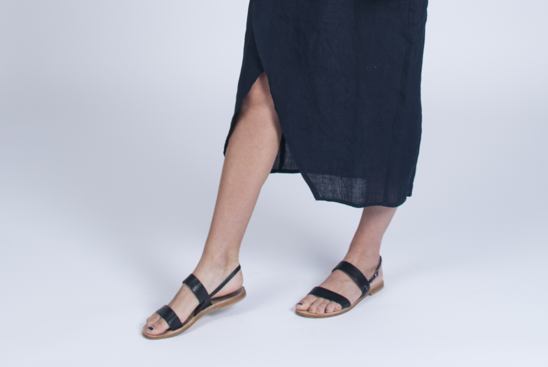 Navy linen skirt with organic bamboo lining.
