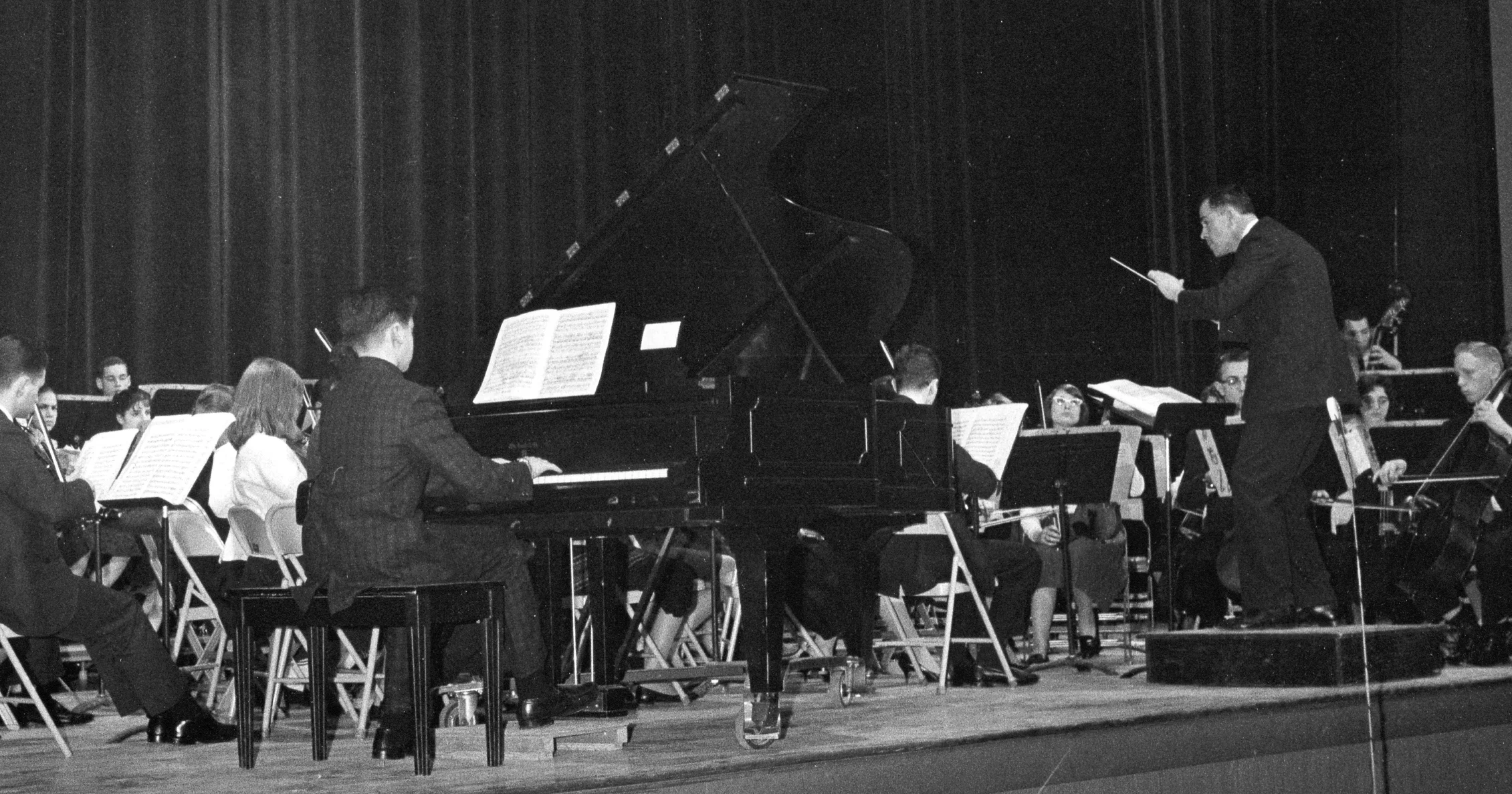 Armen Donelian (piano) performs Haydn's Piano Concert in D with Westchester Youth Symphony, Norman Leyden conducting (1962)