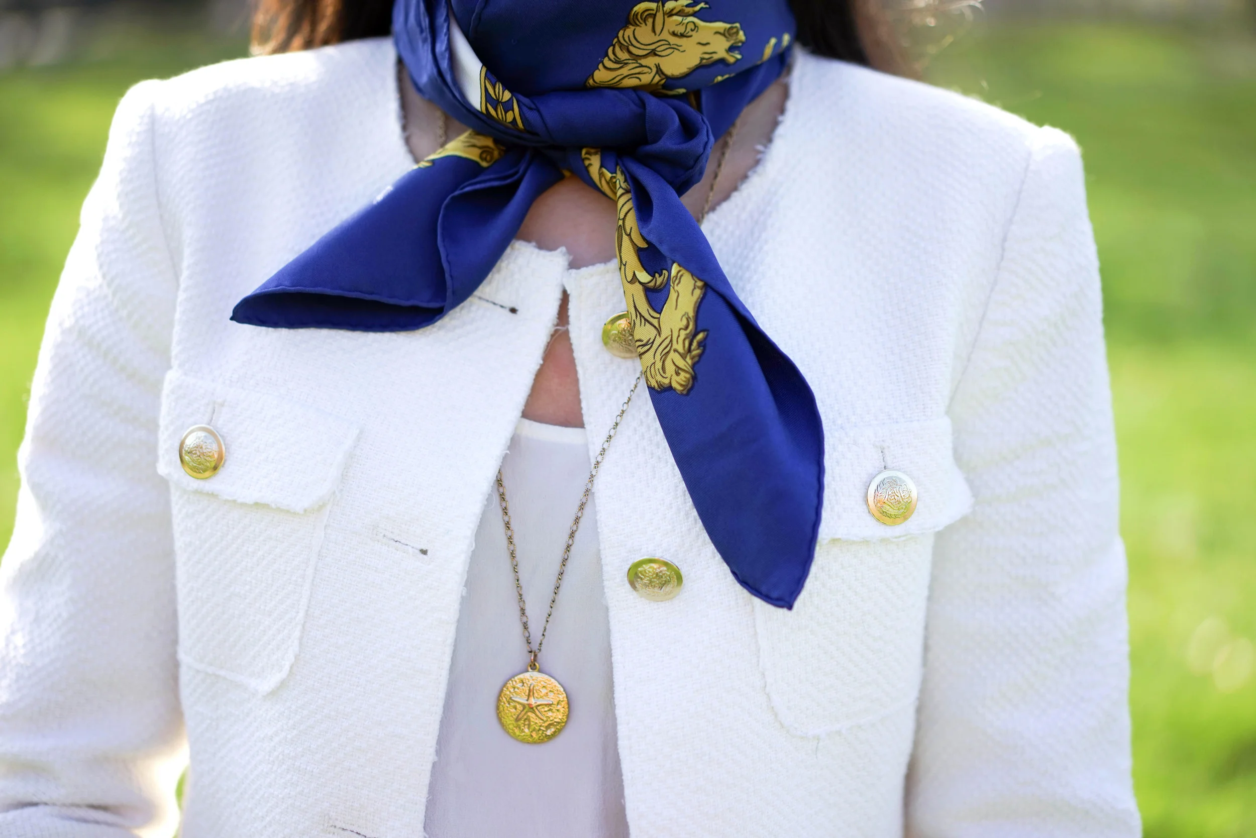 How To Wear A Square Scarf