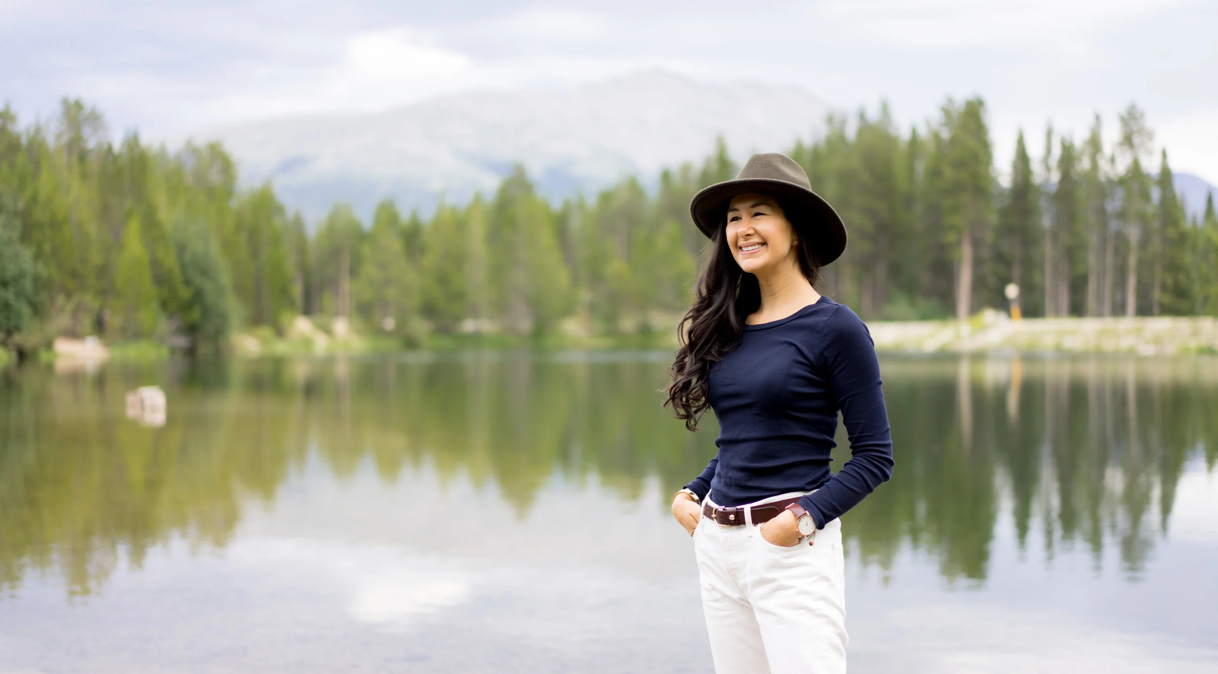  I wore my navy blue long-sleeve t, white Levi's 501 CT jeans, Forever 21 hat and Massimo Dutti belt.