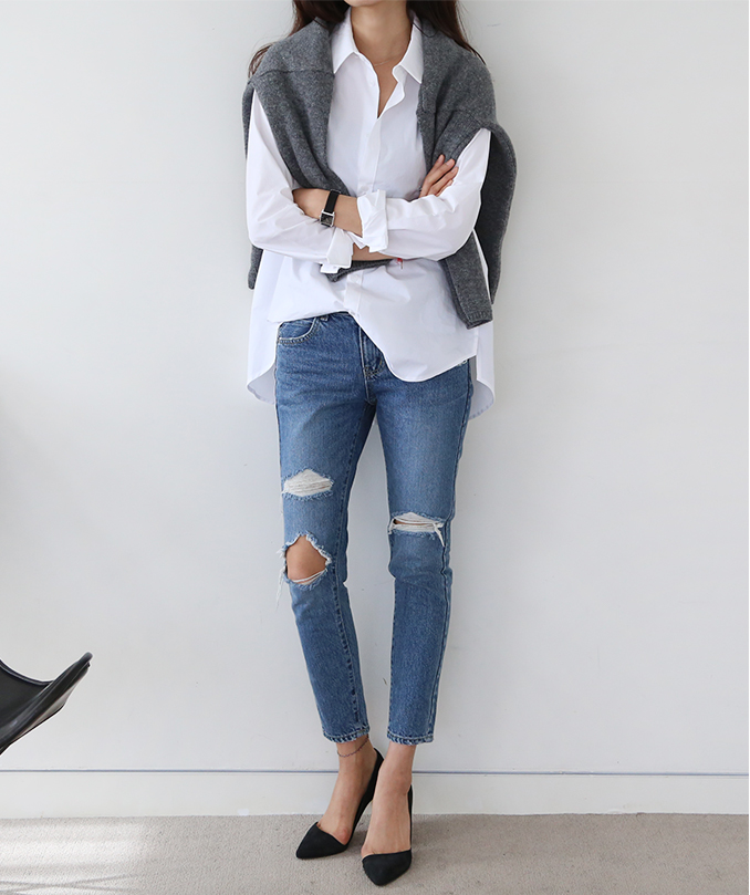 how-to-layer-white-shirt-jeans.png